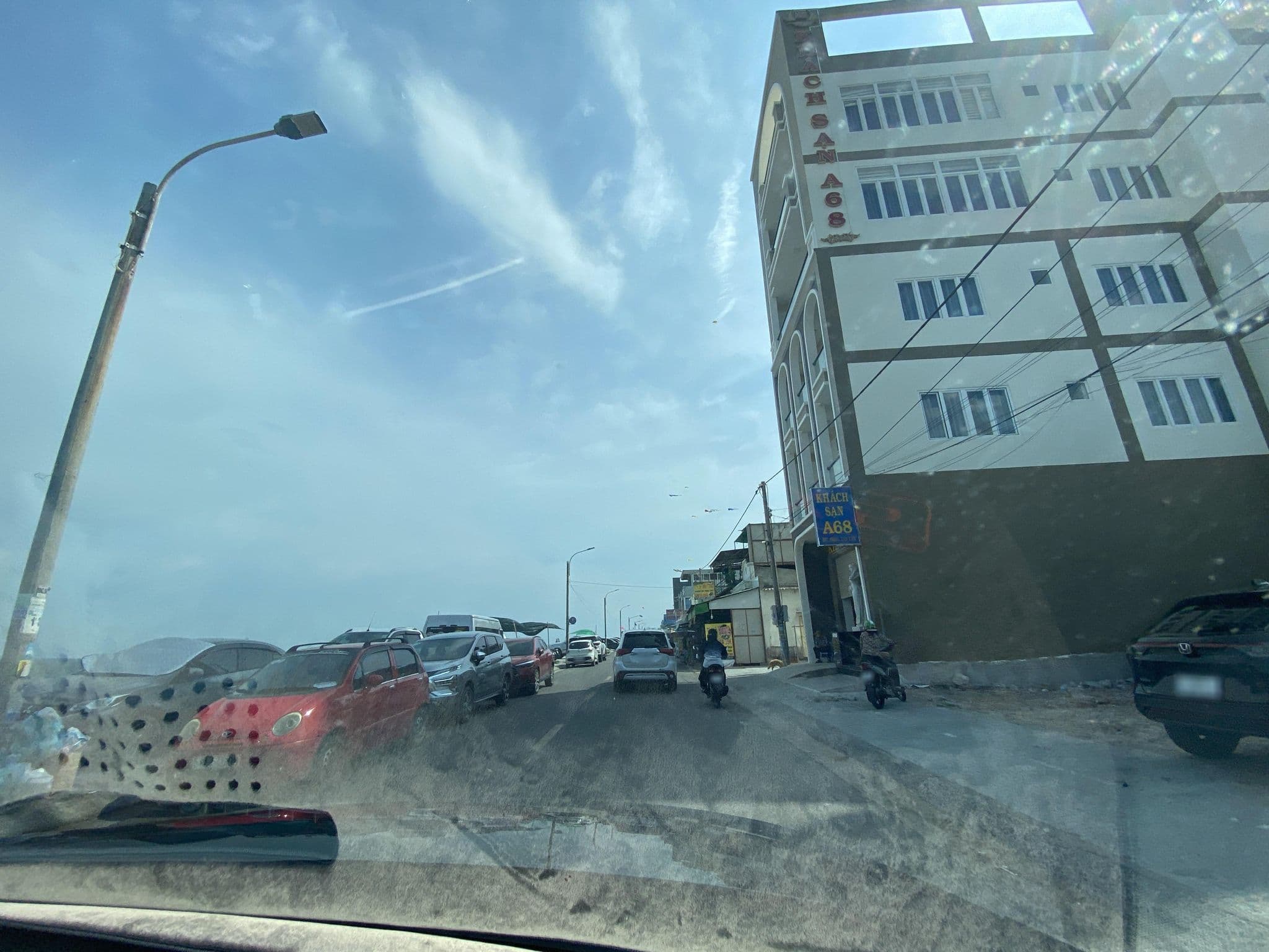 Street view near Khách Sạn A68, Xã Long Hải — © DriveWithHoang (CC BY-SA · Mapillary)