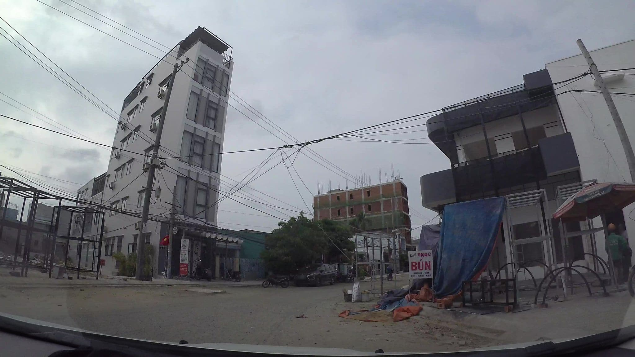 Street view near Fairy Apartment, An Hải