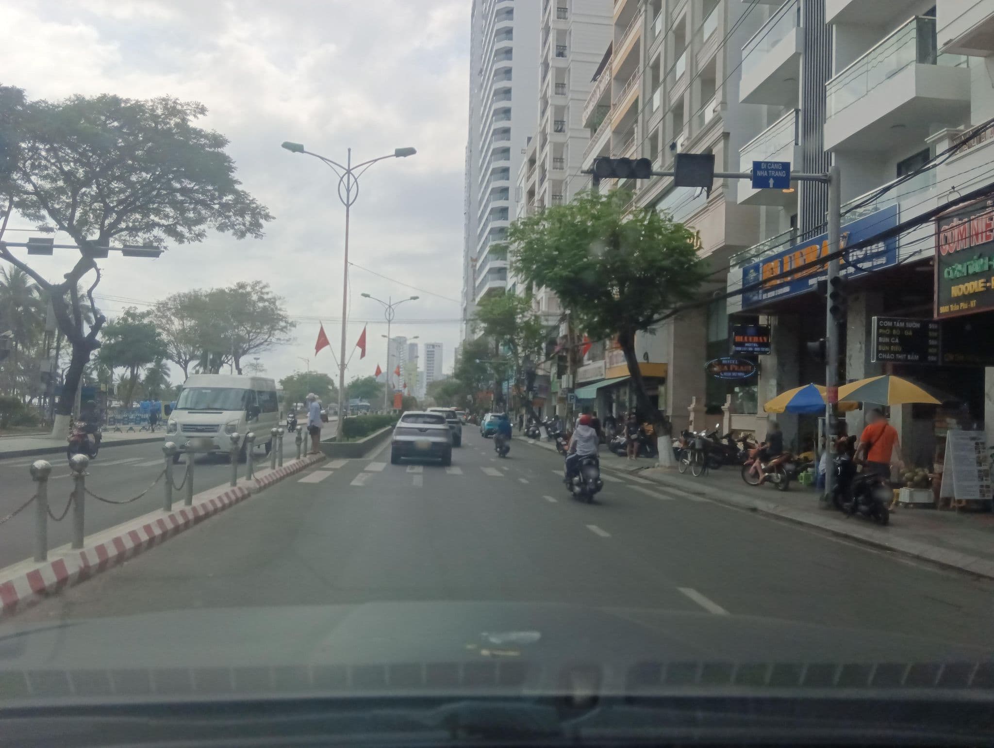 Street view near Sea Pearl, Nha Trang — © builangbat (CC BY-SA · Mapillary)