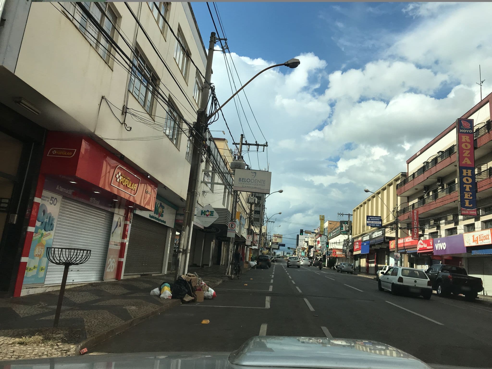 Street view near Roza Hotel, Patos de Minas — © divino (CC BY-SA · Mapillary)