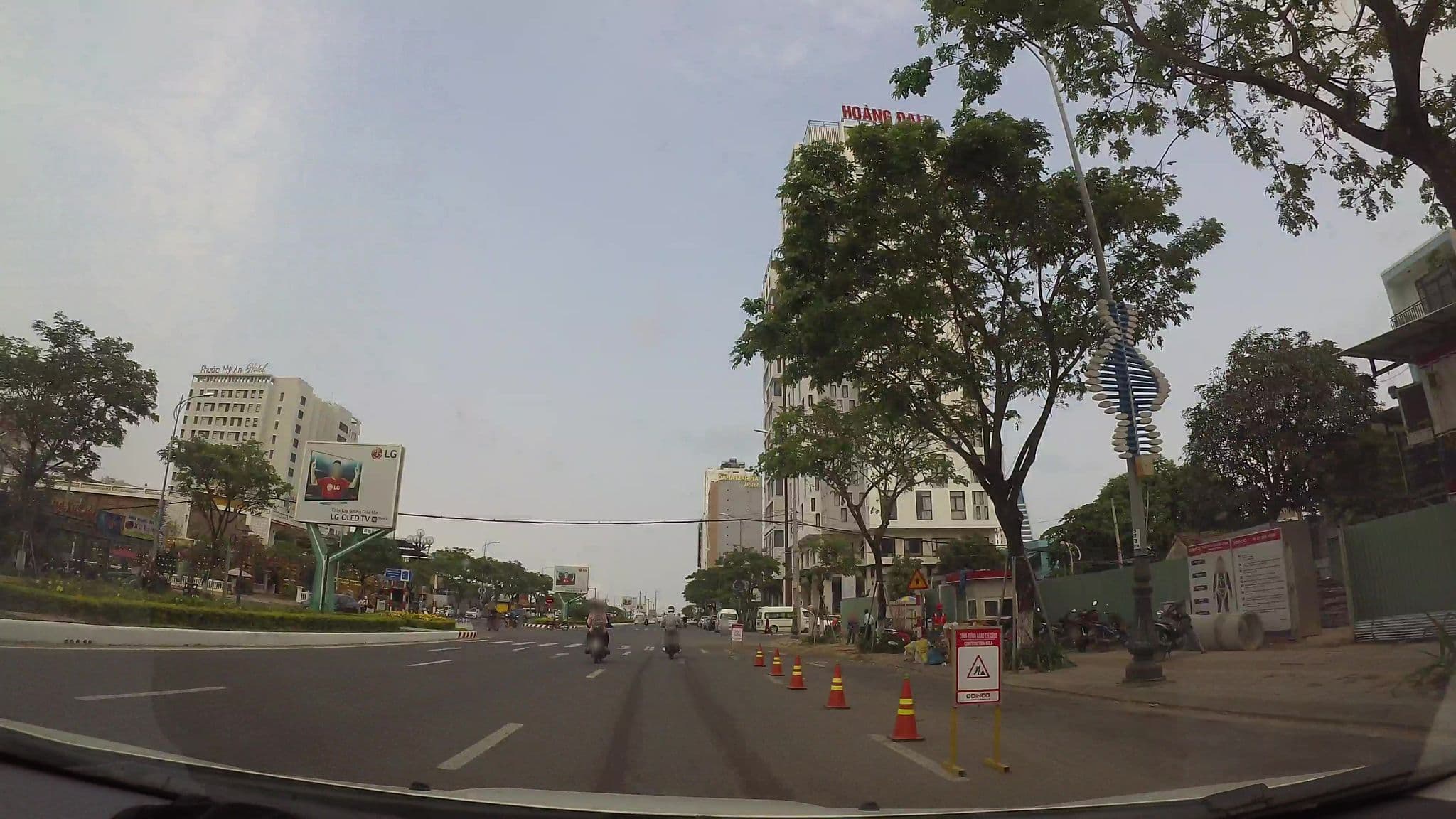 Street view near Century Hotel, Sơn Trà — © kaartcam (CC BY-SA · Mapillary)
