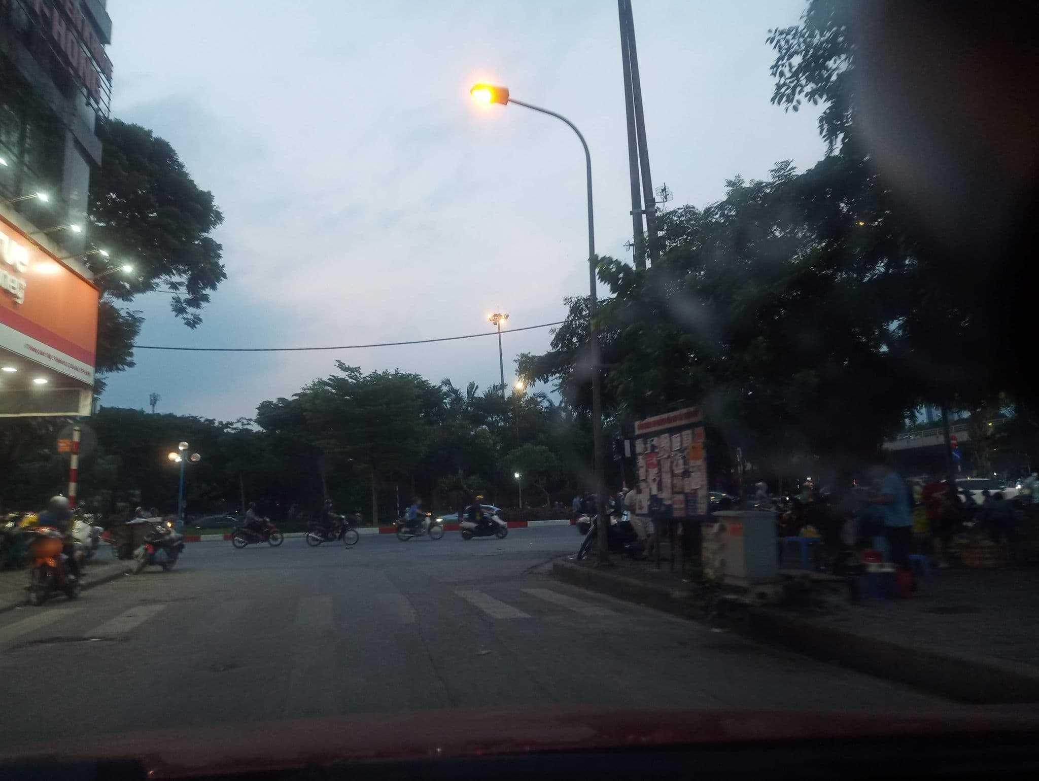 Street view near 22Land Residence Hotel 2, Nghĩa Đô — © hn_front_1 (CC BY-SA · Mapillary)