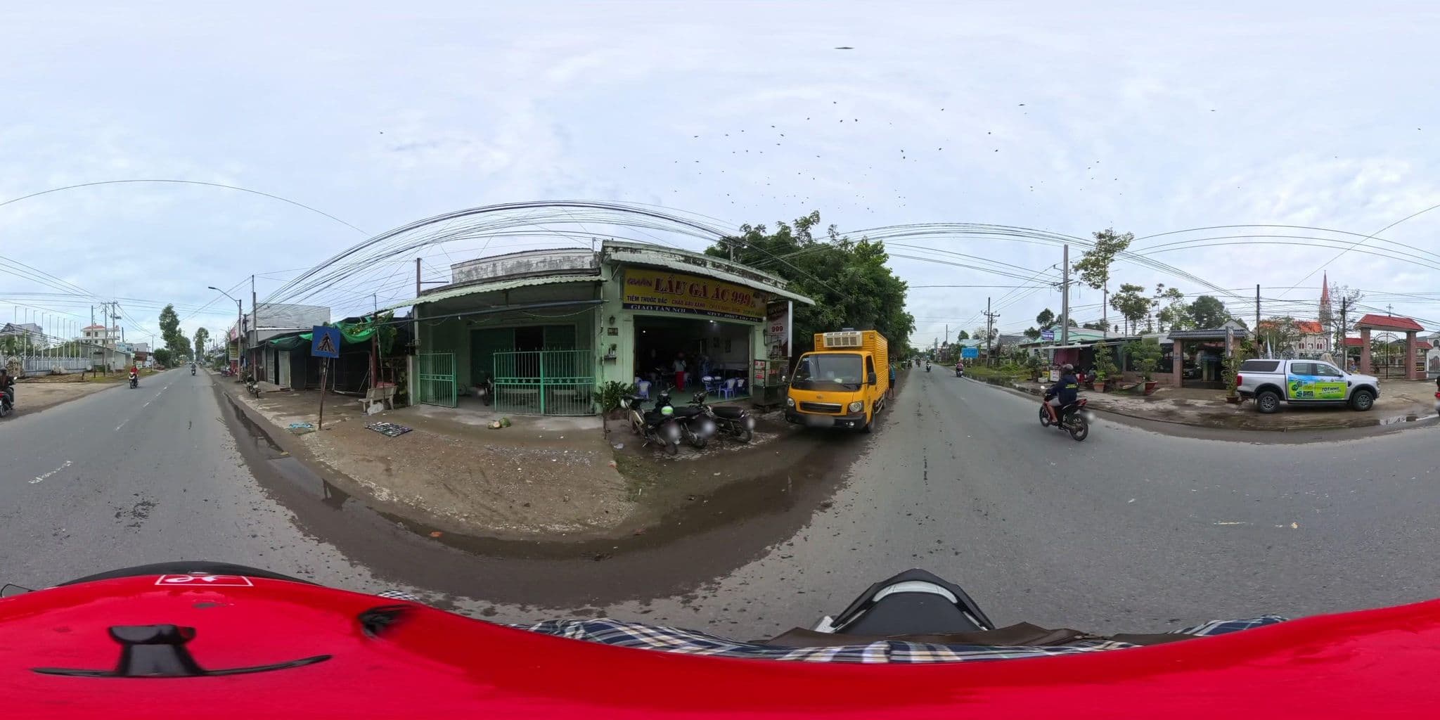 Street view near Mékong Pottery Homestay, Vĩnh Long — © gabriel_oliveira (CC BY-SA · Mapillary)