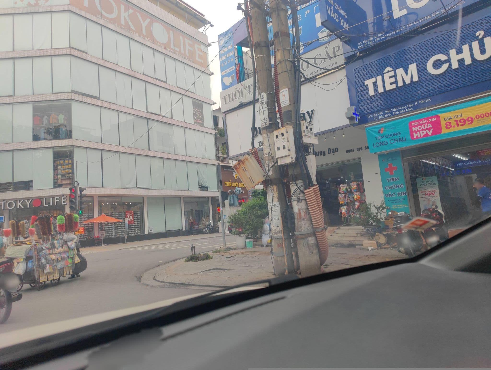 Street view near K-Boss Hotel, Bắc Ninh — © hn_right_2 (CC BY-SA · Mapillary)