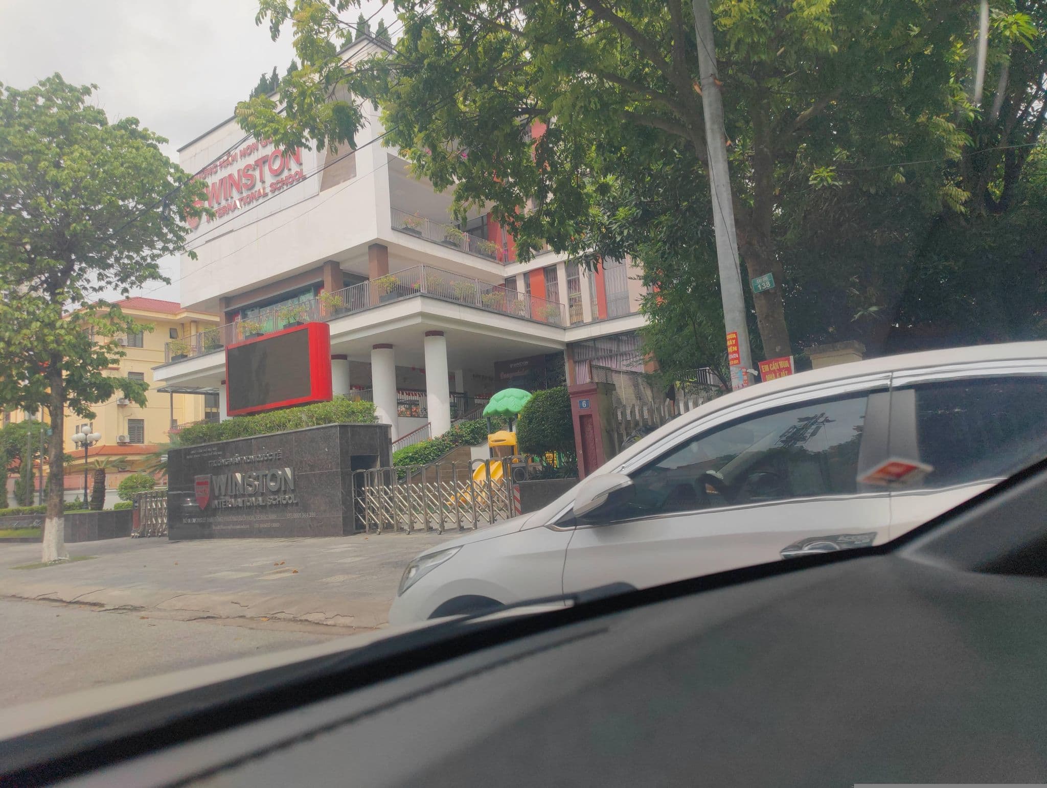 Street view near Nhà Nghỉ Yến Phương, Bắc Ninh — © hn_right_2 (CC BY-SA · Mapillary)