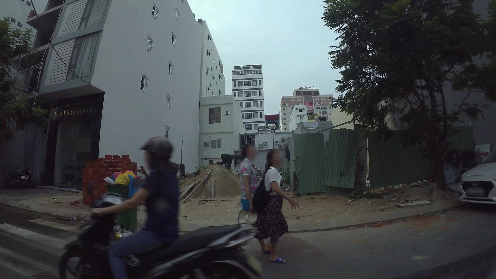 Street view near Bao chau hotel, Sơn Trà