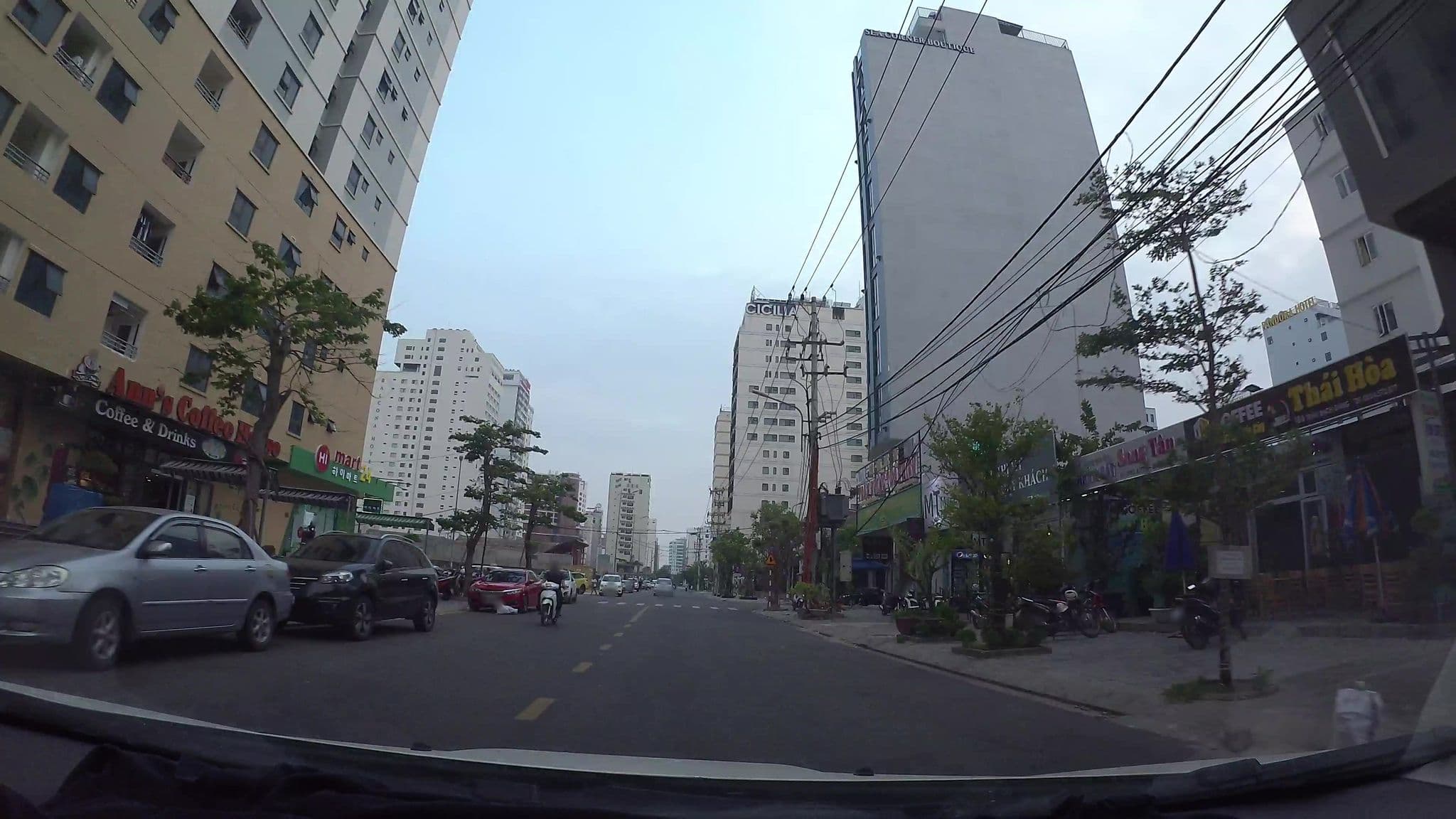 Street view near Golden Lotus Apartment, Sơn Trà
