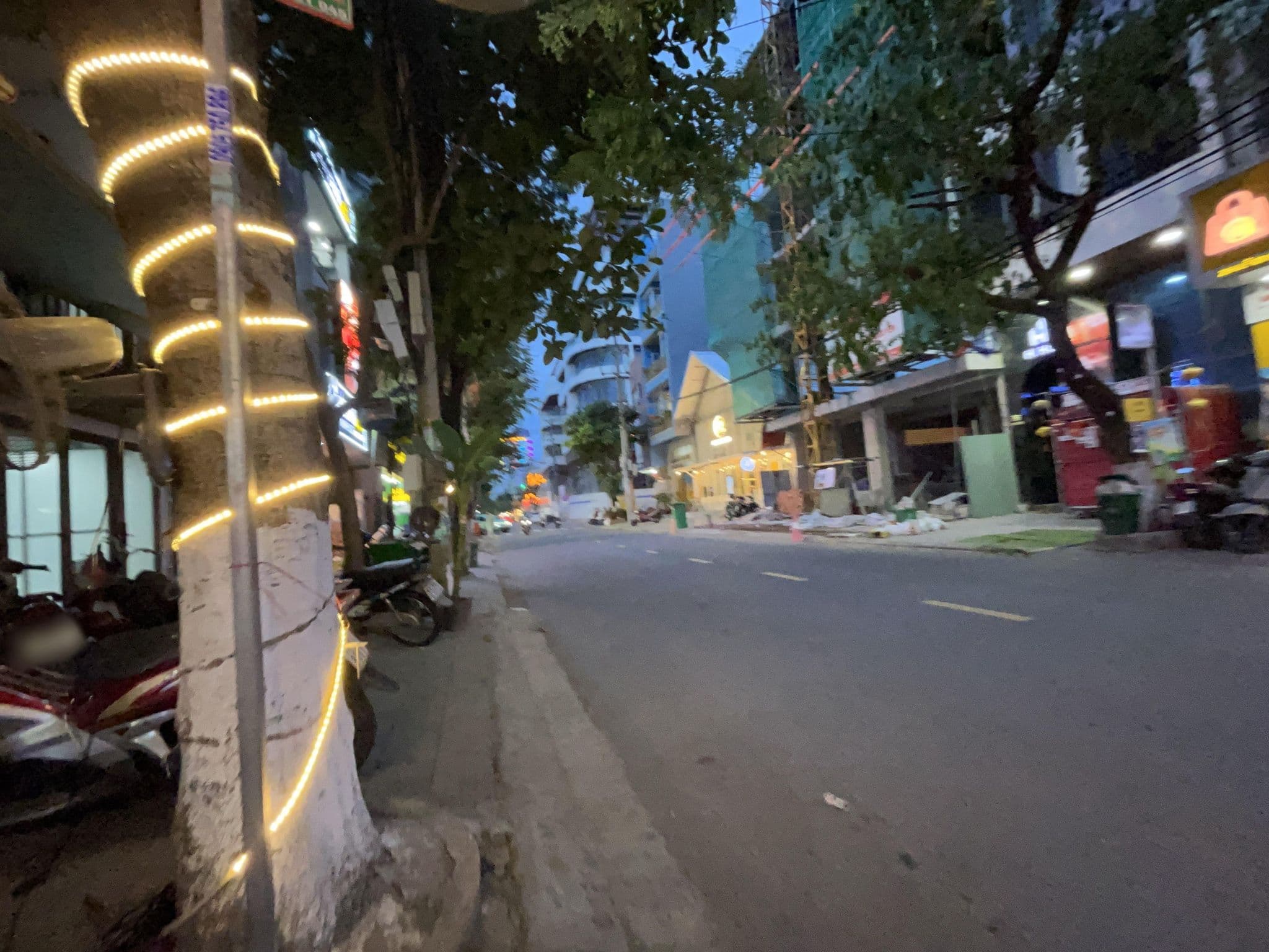 Street view near Phoenix Hotel&Apartment, Sơn Trà