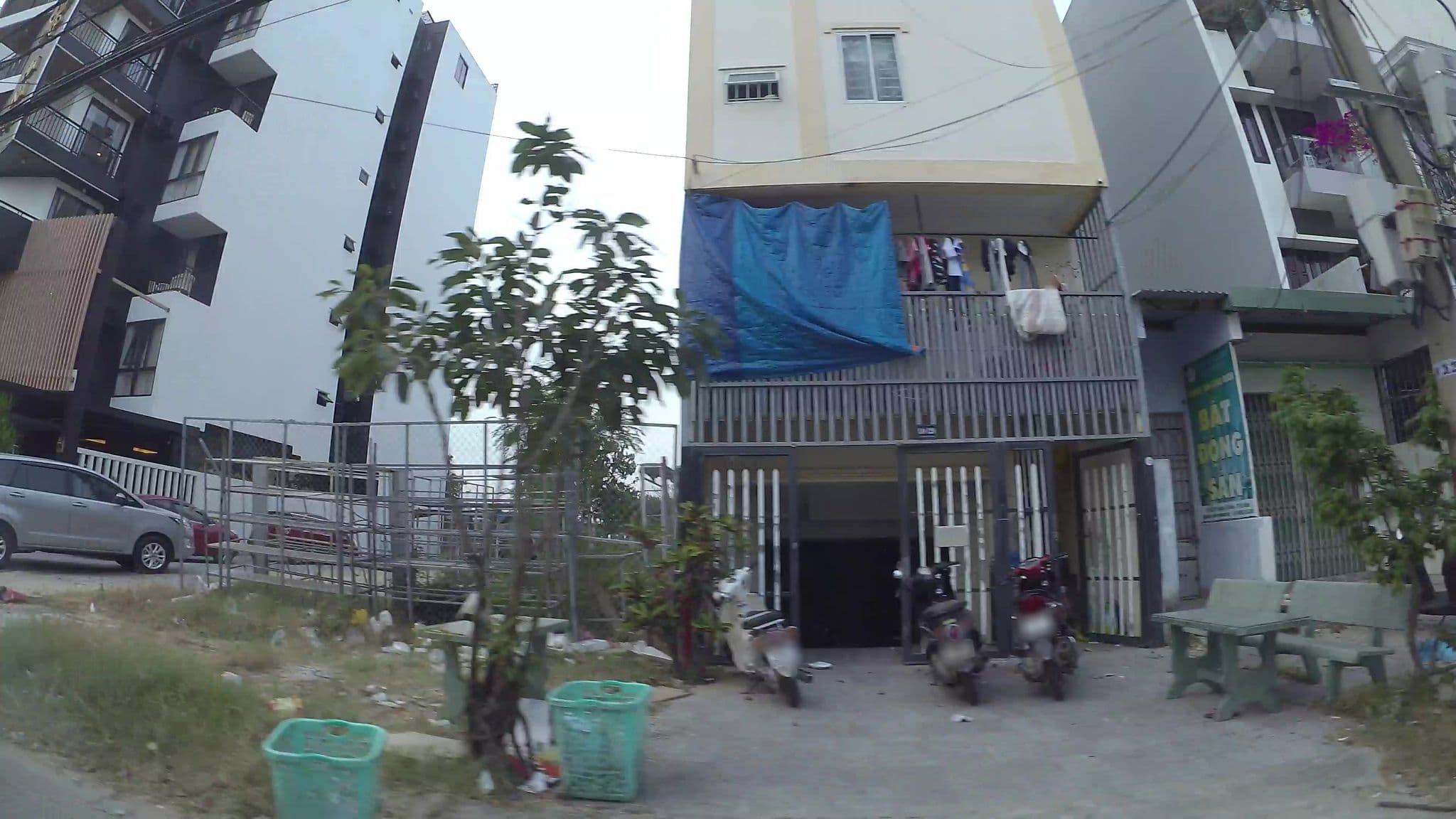 Street view near Aloka Suite, Sơn Trà