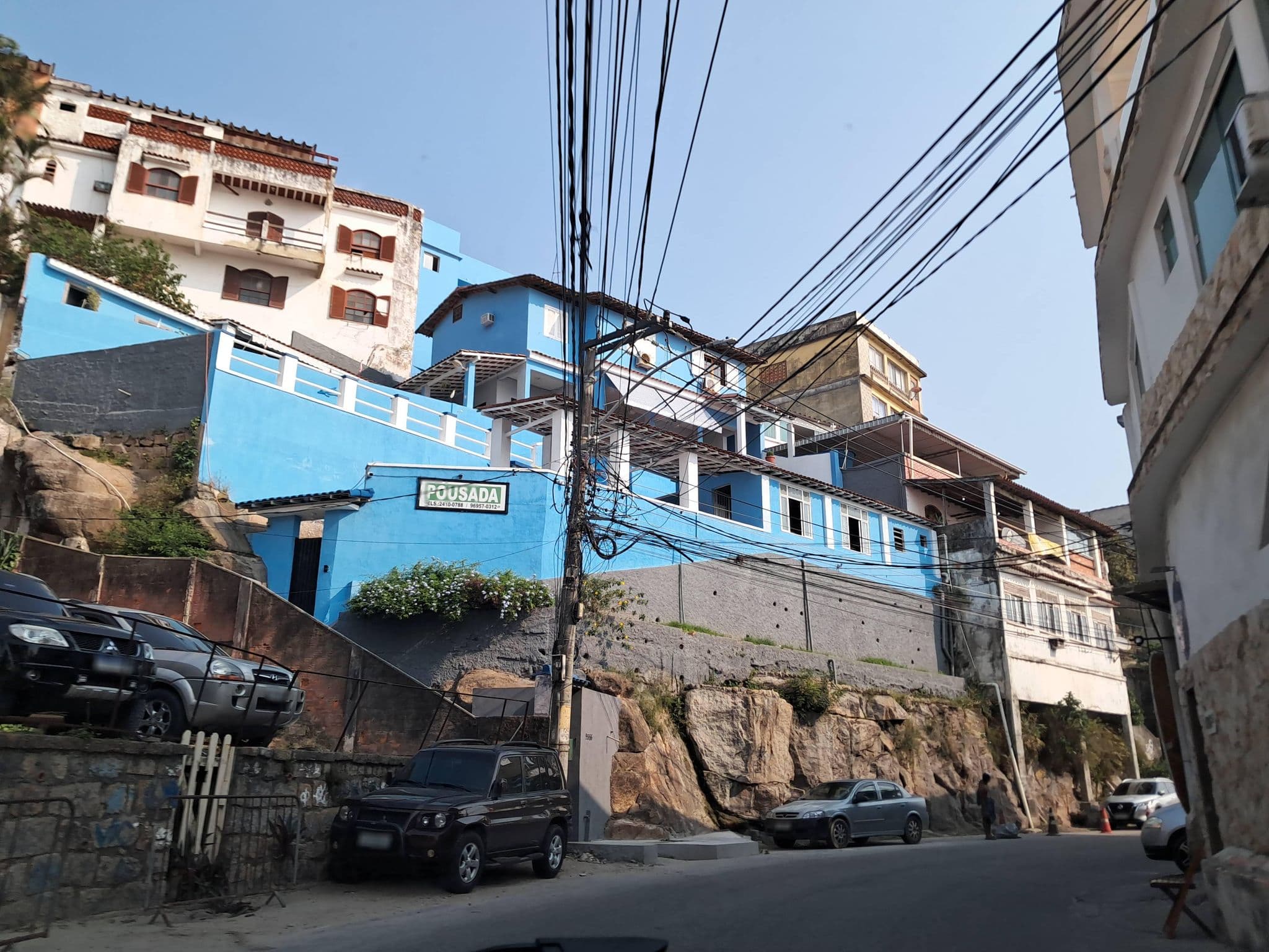 Street view near Pousada Marambaia Café, Barra da Tijuca — © enzostana (CC BY-SA · Mapillary)