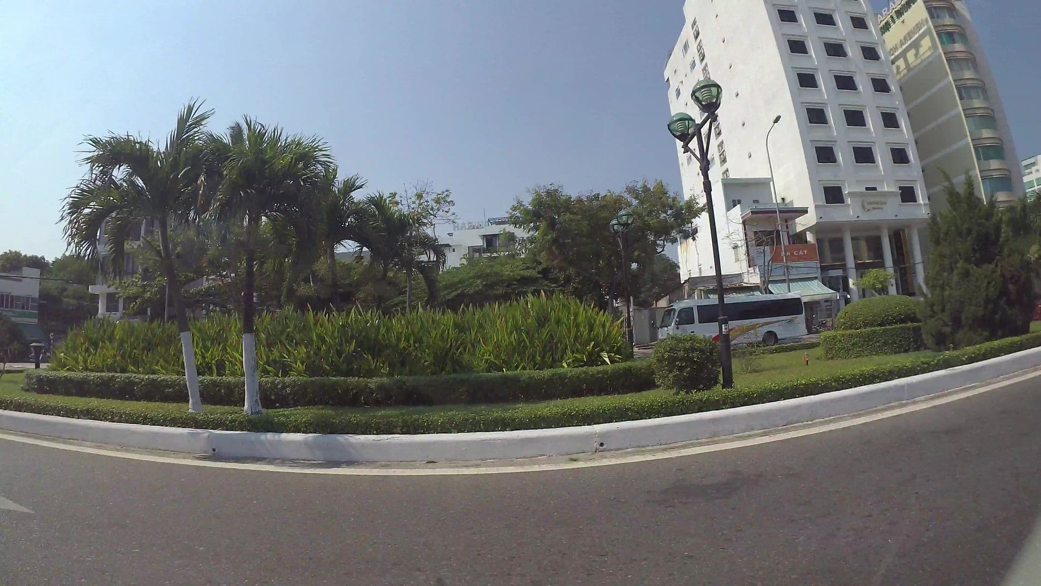 Street view near Le Indochina, Sơn Trà