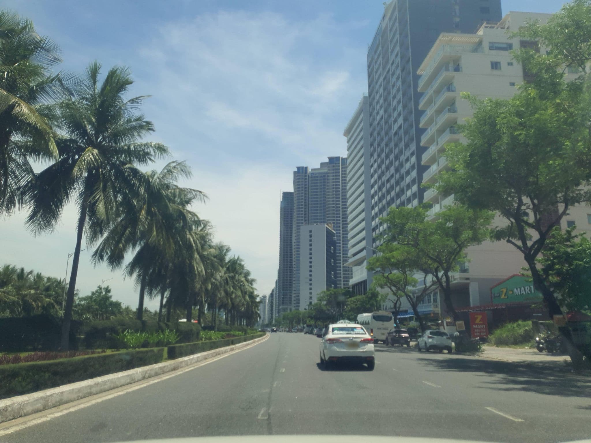 Street view near Seven Sea, An Hải