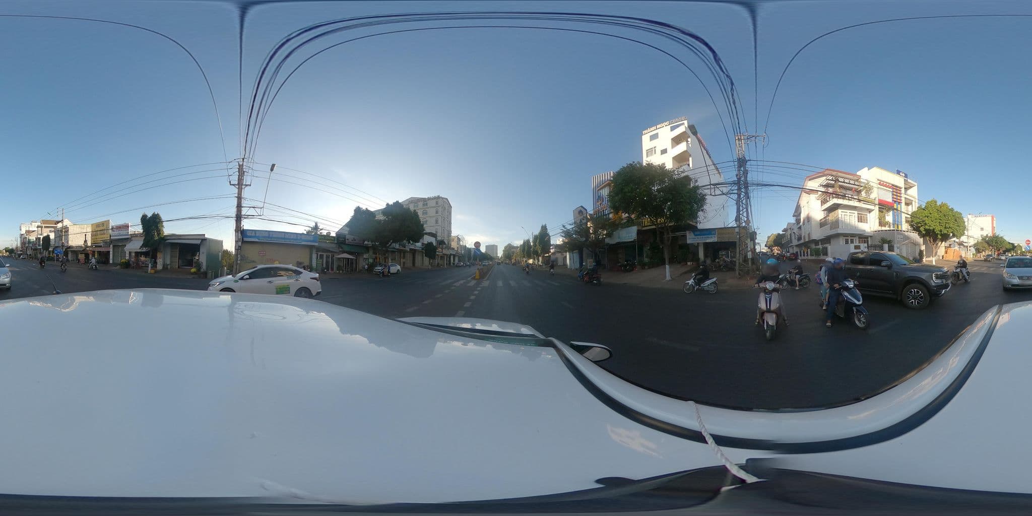 Street view near Motel Thanh Ngọc, Buôn Ma Thuột — © trung (CC BY-SA · Mapillary)