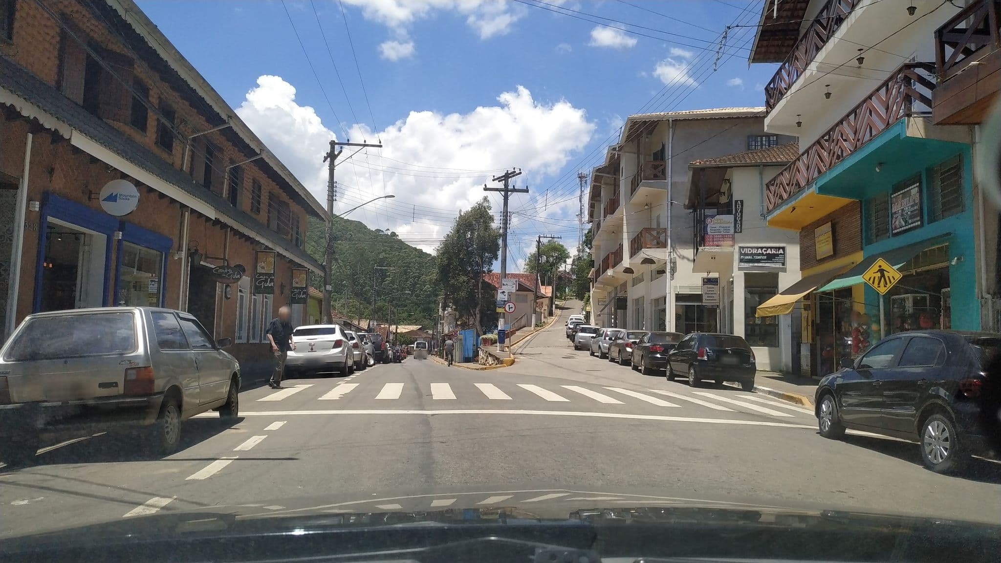 Street view near Pousada La Colline, Santo Antônio do Pinhal — © thierryajeaniphone (CC BY-SA · Mapillary)