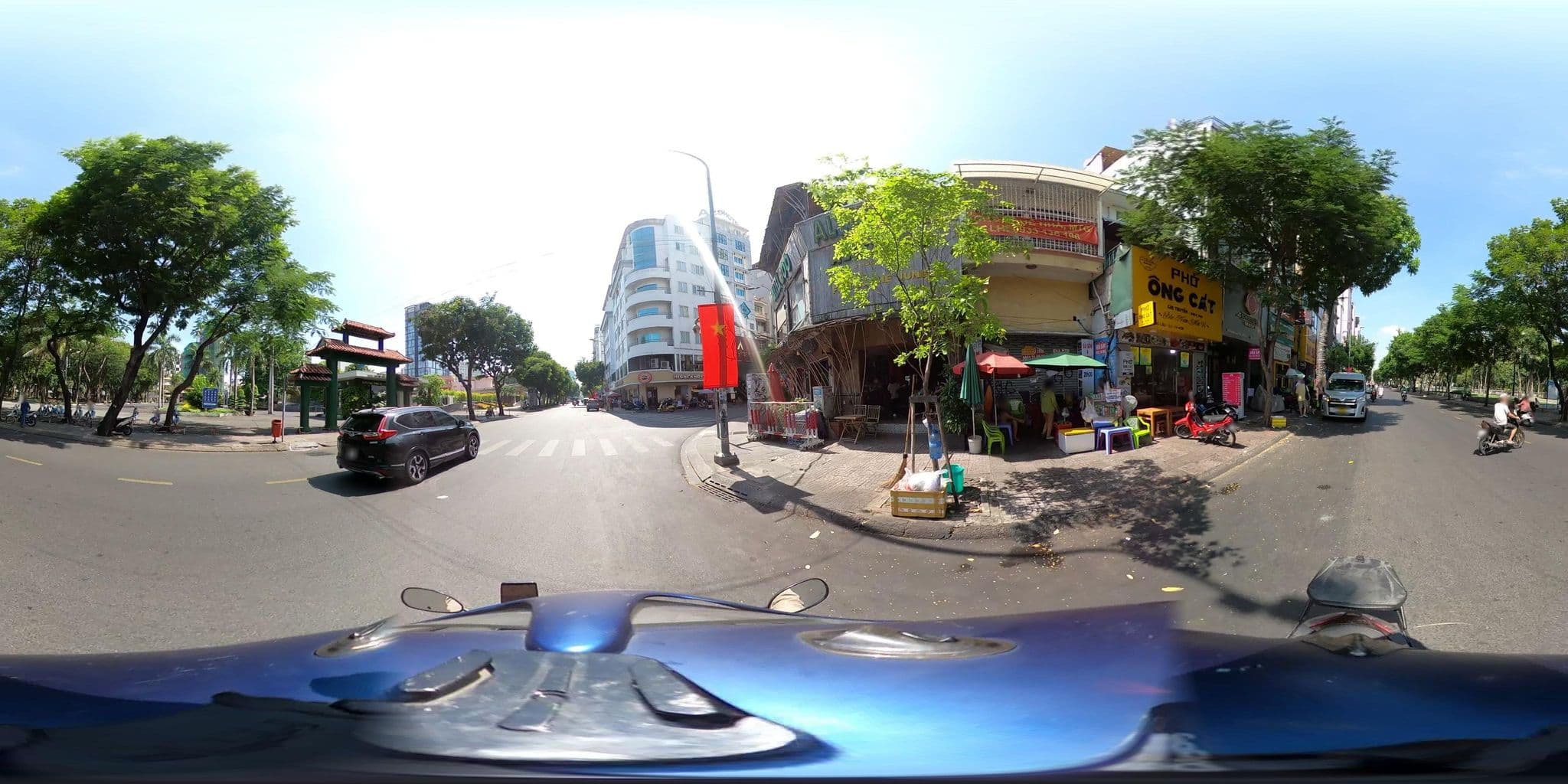 Street view near Liberty Hotel, Quận Ba