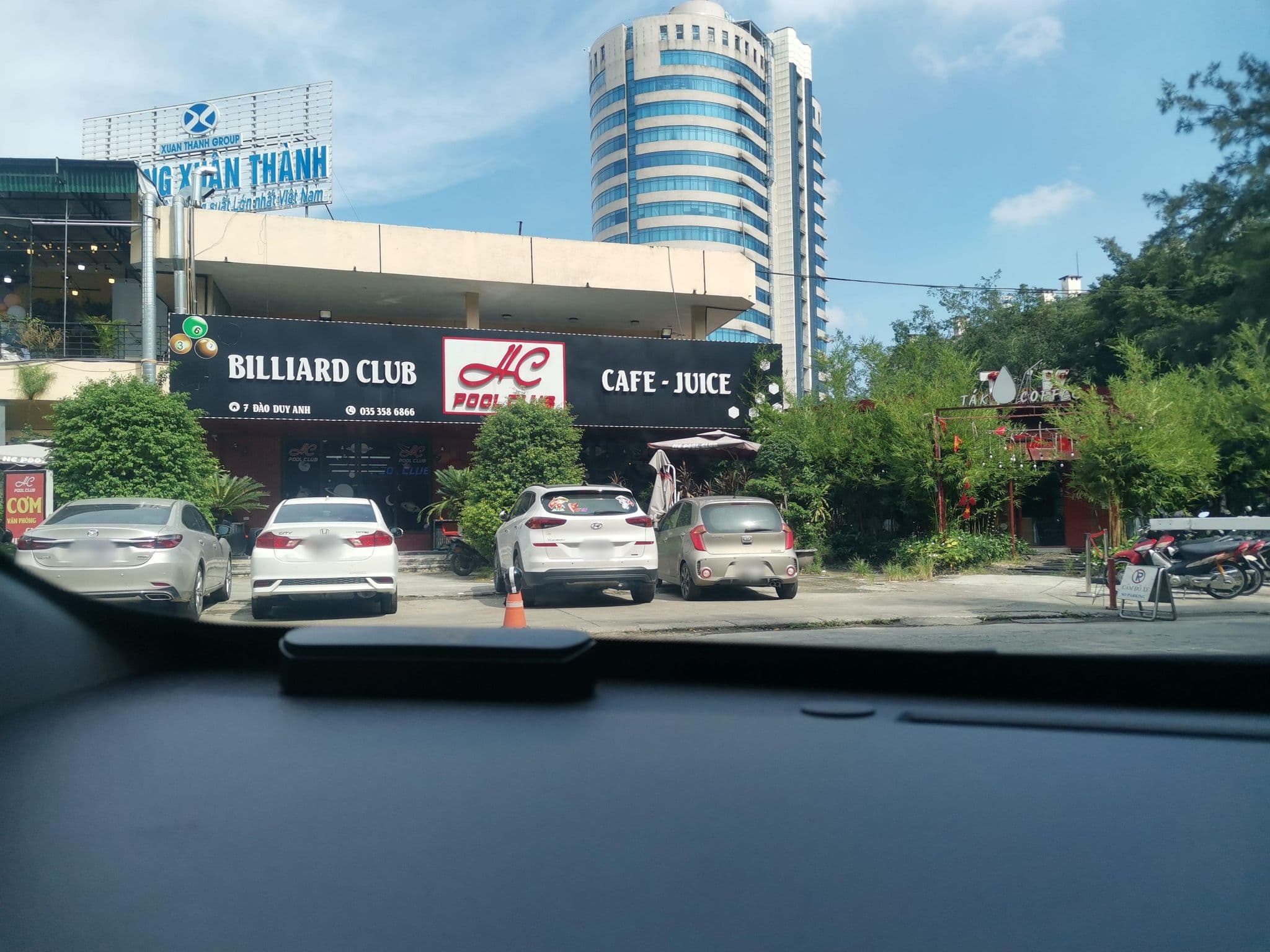 Street view near Sảnh Chính - Khách Sạn Kim Liên, Trung Phụng — © hn_left_2 (CC BY-SA · Mapillary)