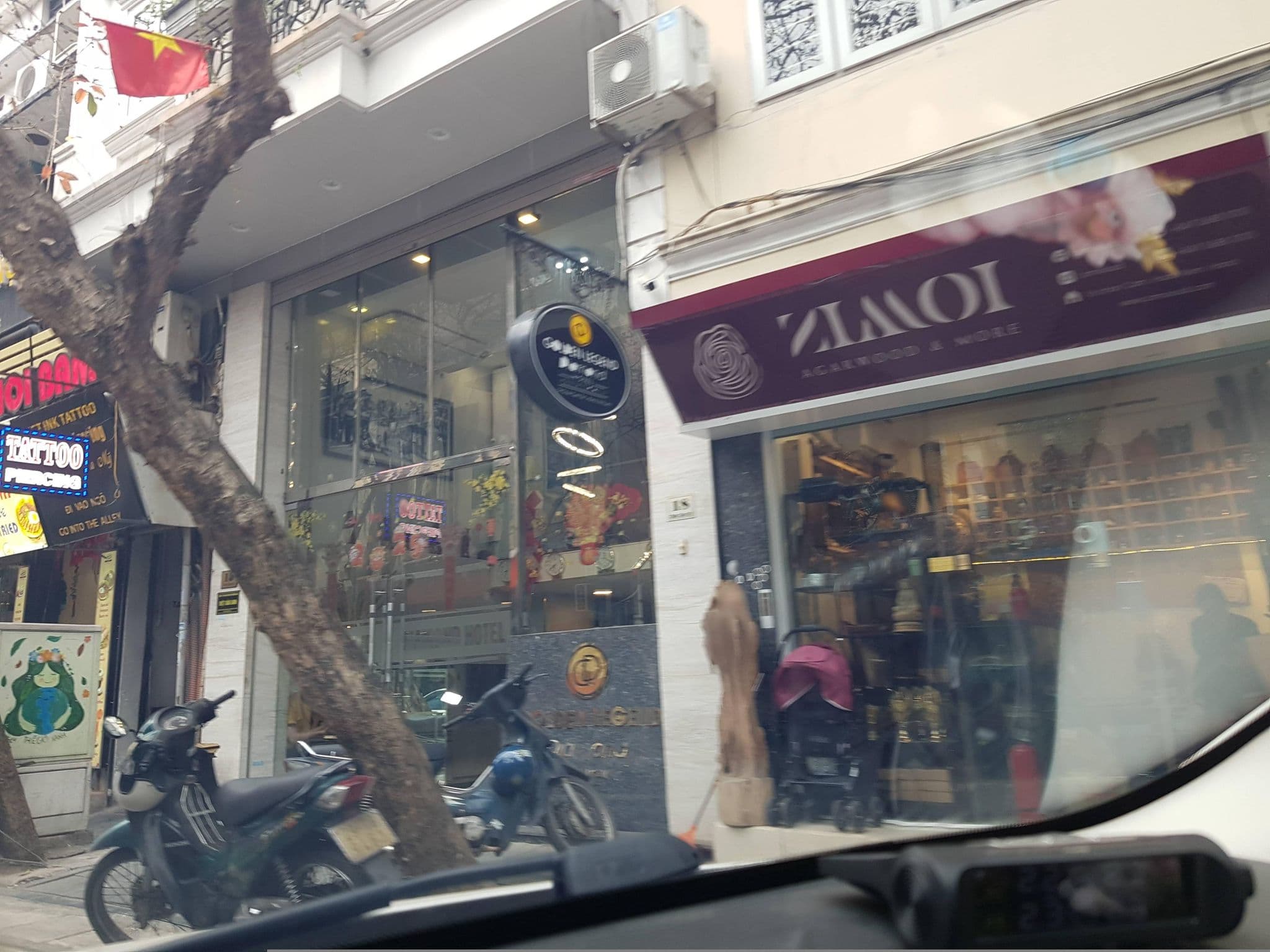 Street view near Hôtel du Palace, Hoàn Kiếm
