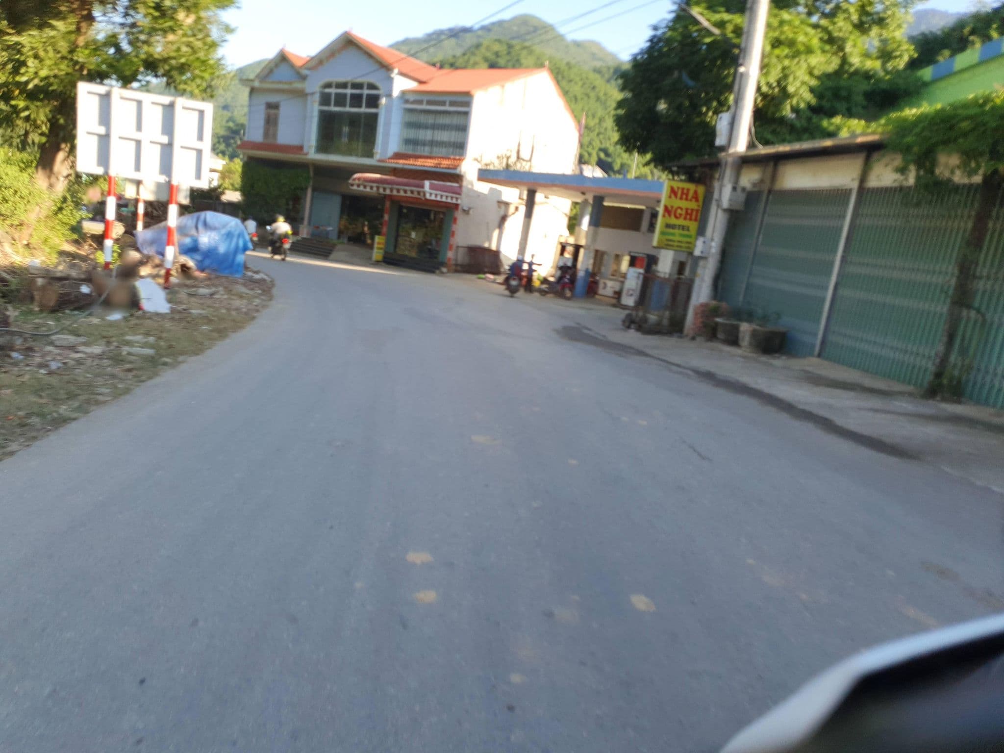 Street view near Nha Nghi Quang Trung, Na Mèo — © russmcd (CC BY-SA · Mapillary)
