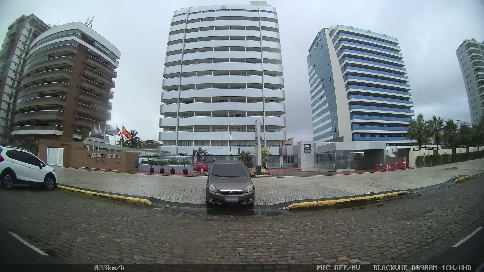 Street view near Riale Brisa Barra Hotel, Barra da Tijuca — © kaart_1 (CC BY-SA · Mapillary)