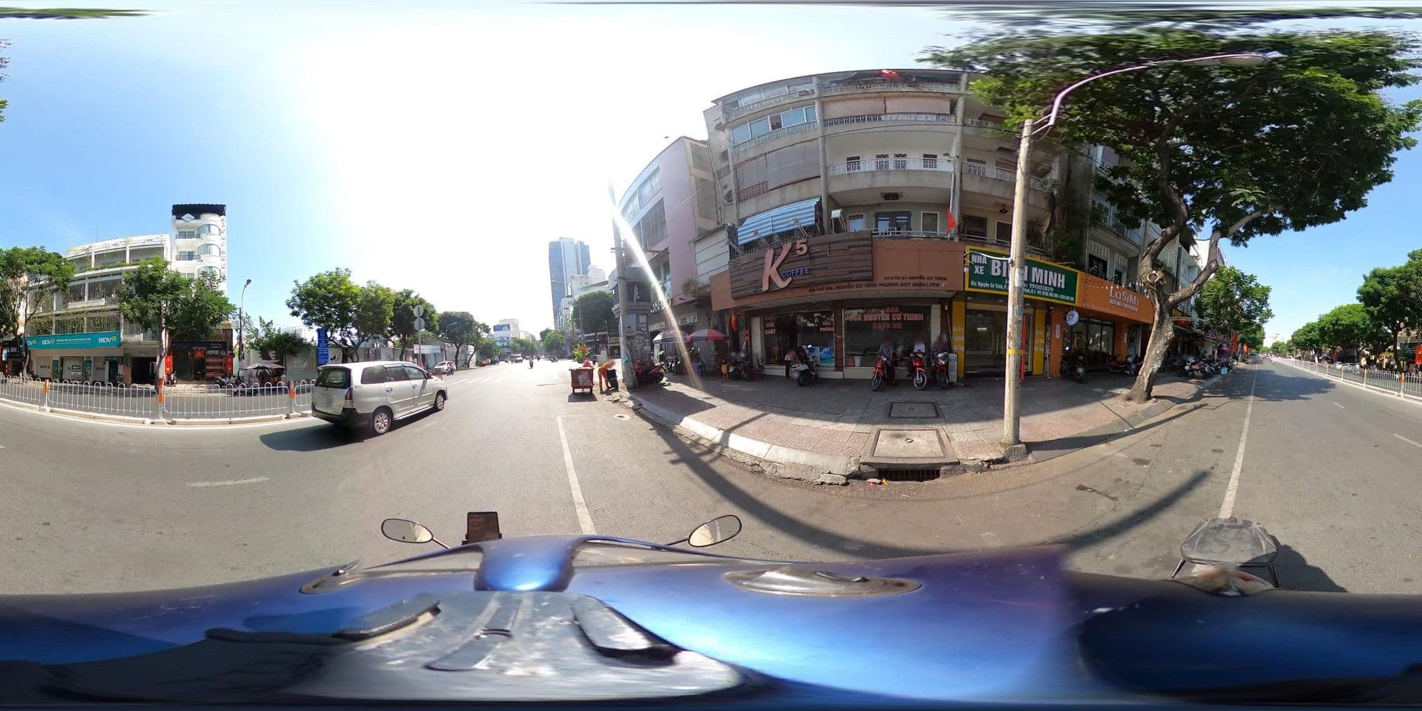 Street view near Bandlive Backpacker Hostel, Quận Ba — © bemaps_1pd (CC BY-SA · Mapillary)
