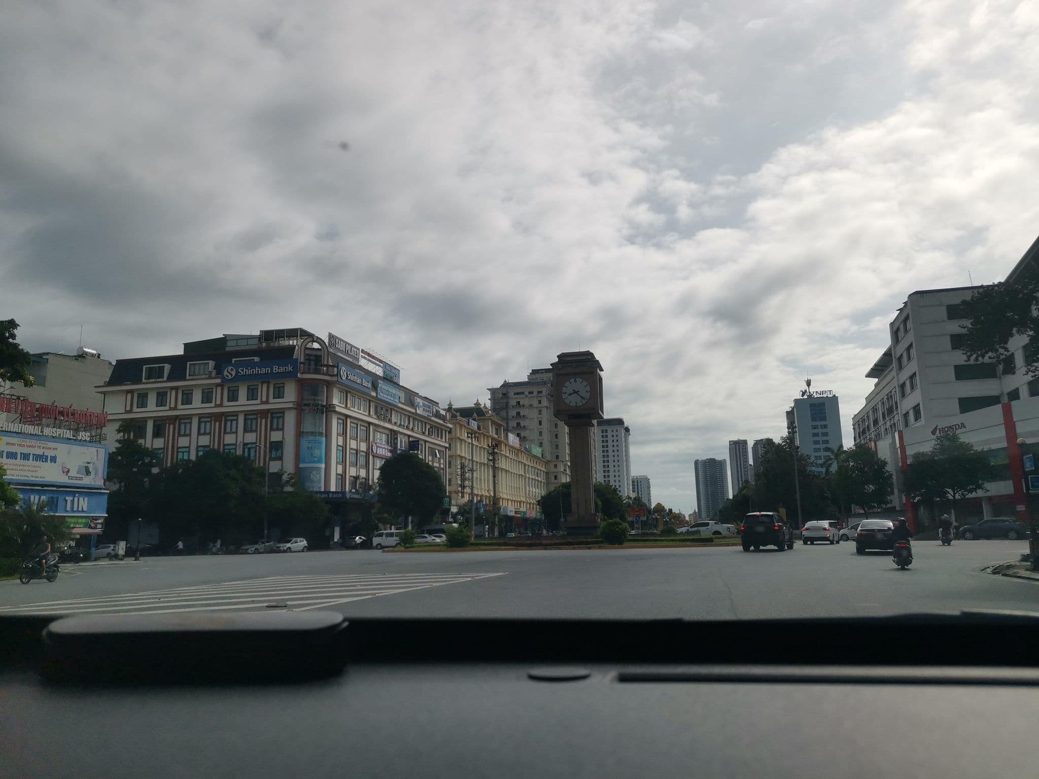 Street view near The Grand Hotel, Bắc Ninh — © hn_left_2 (CC BY-SA · Mapillary)