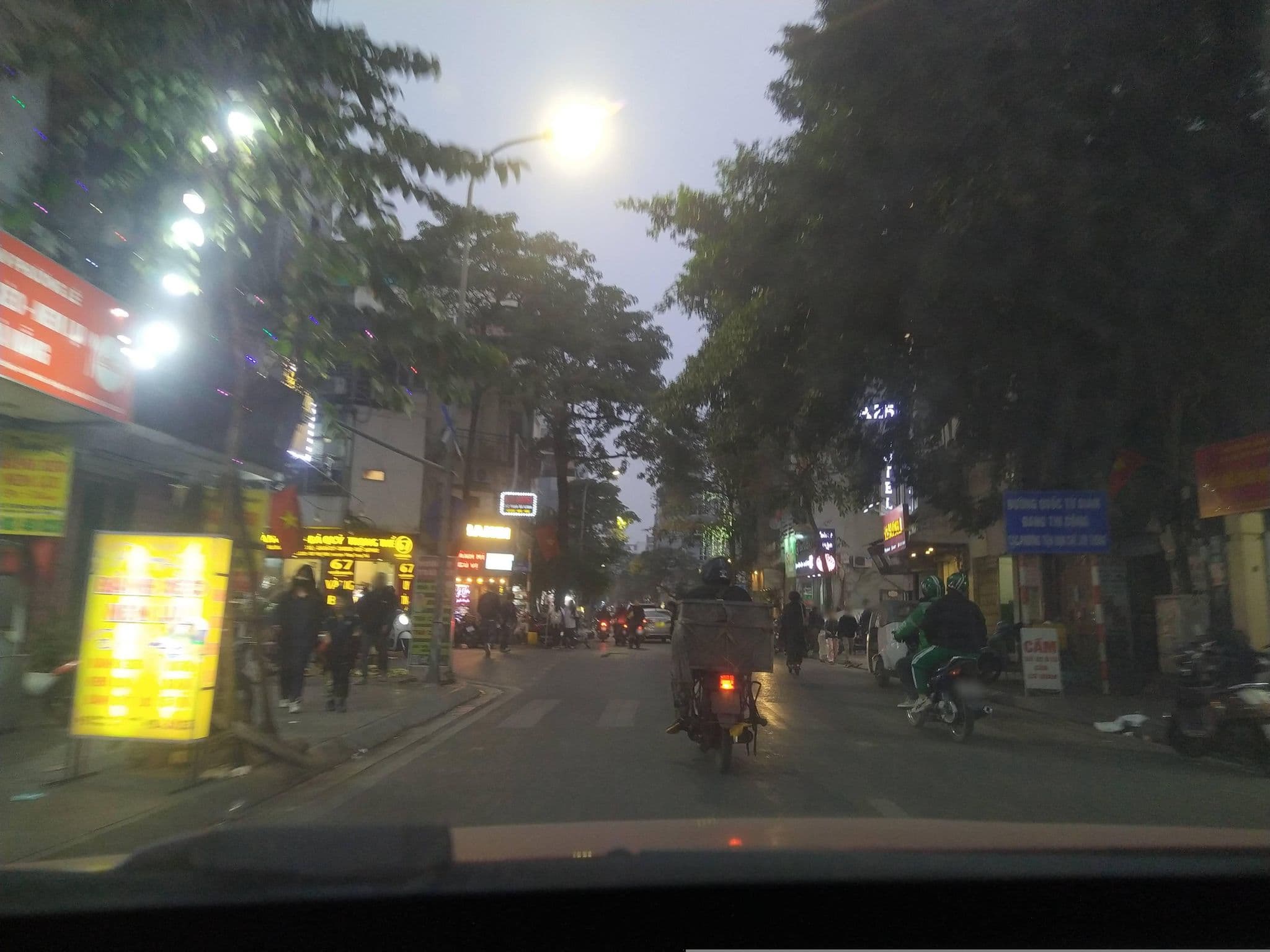 Street view near A25 Hotel - 88 Nguyễn Khuyến, Hanoi — © hn_front_1 (CC BY-SA · Mapillary)