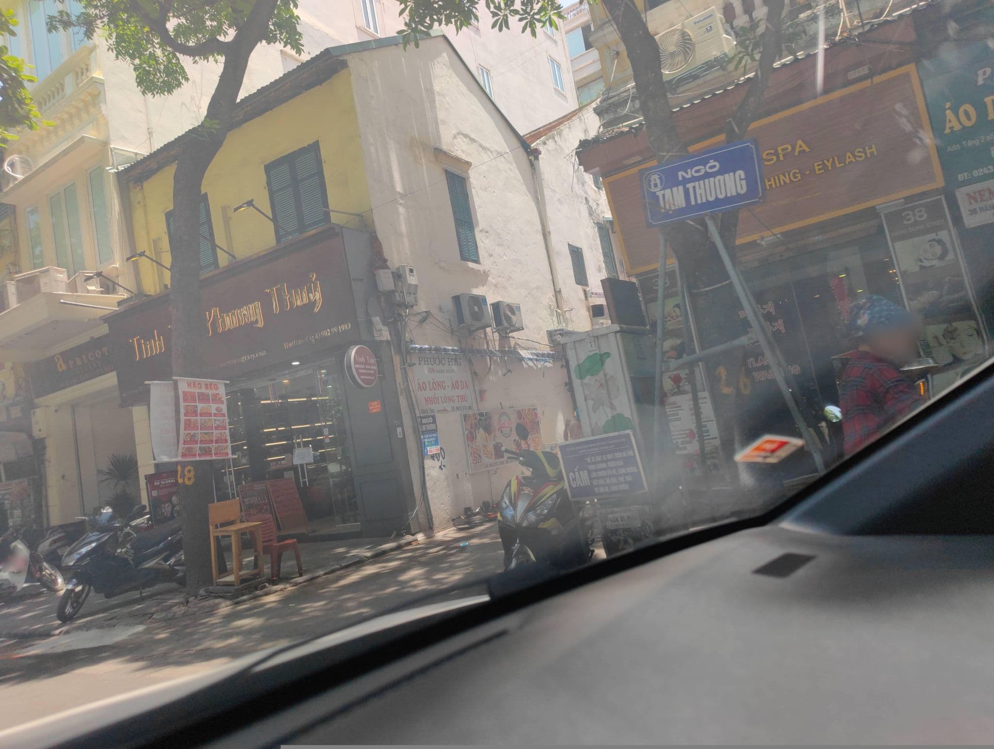 Street view near Hanoi Wanderlust Hostel & Travel, Hoàn Kiếm — © hn_right_2 (CC BY-SA · Mapillary)