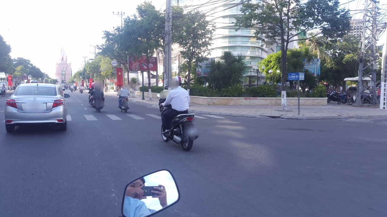 Street view near Viễn Đông Hotel, Nha Trang
