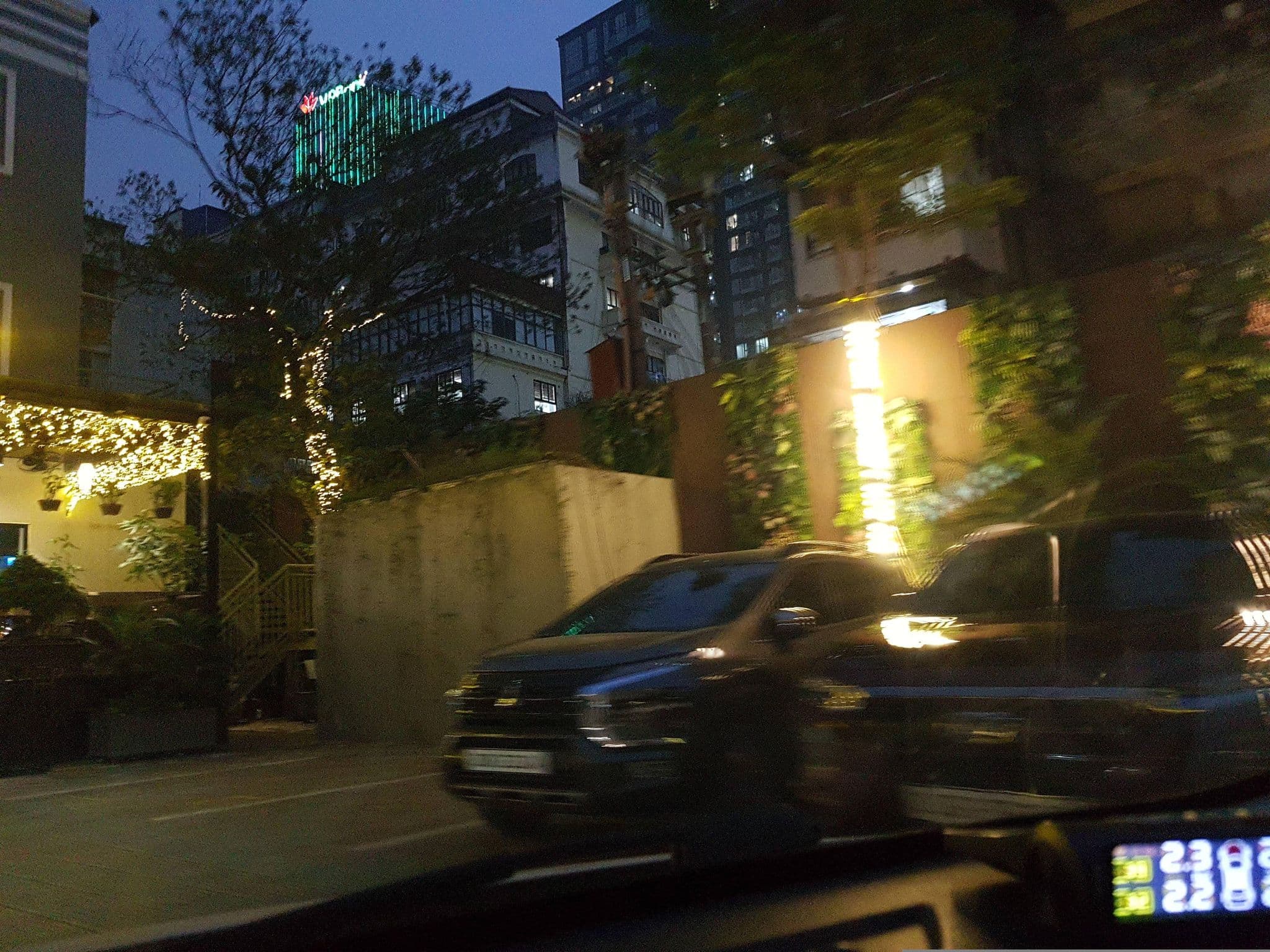 Street view near Capital Garden, Đống Đa — © hn_right_1 (CC BY-SA · Mapillary)