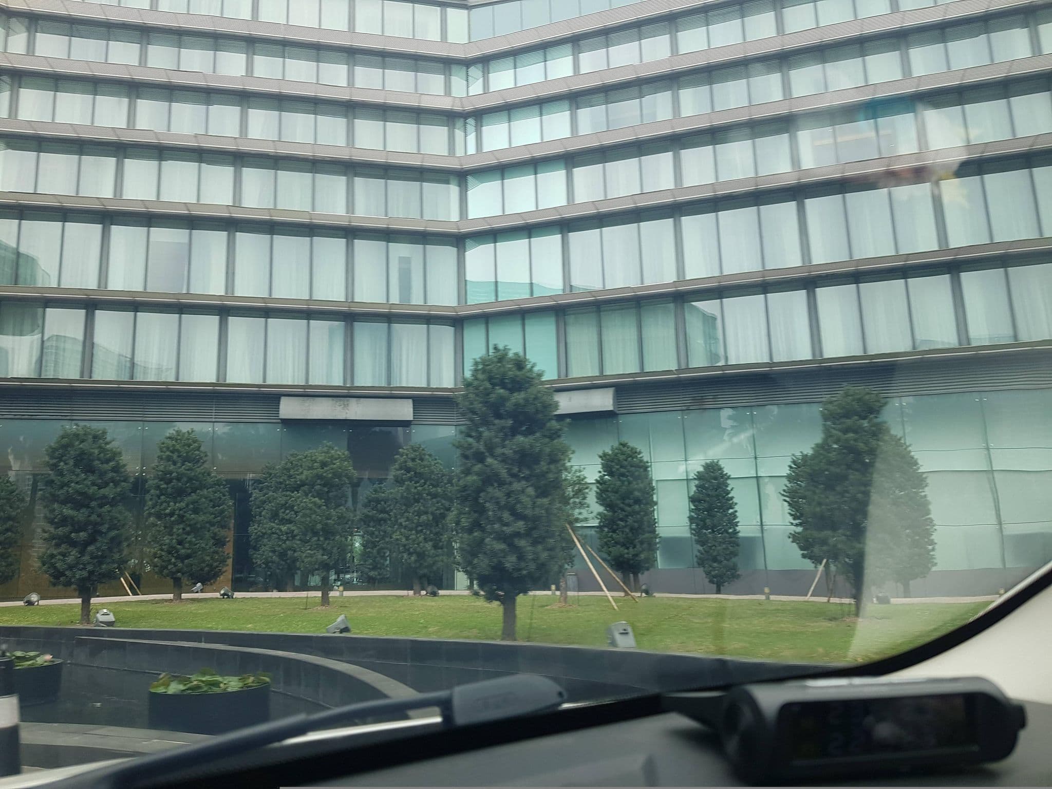 Street view near Khách sạn JW Marriott Hà Nội, Yên Hòa — © hn_right_1 (CC BY-SA · Mapillary)