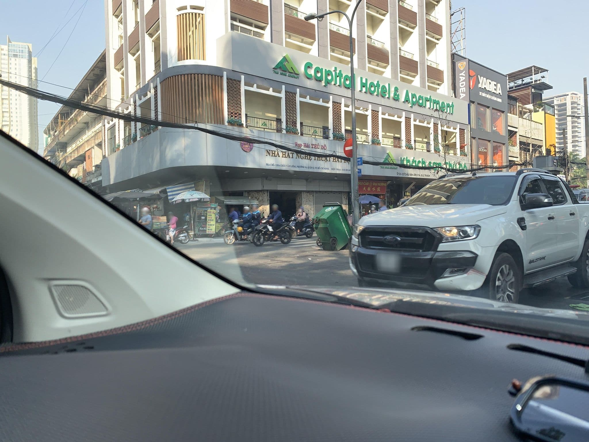 Street view near Khách sạn Tân Thủ Đô, Chợ Lớn — © sg_left_1 (CC BY-SA · Mapillary)