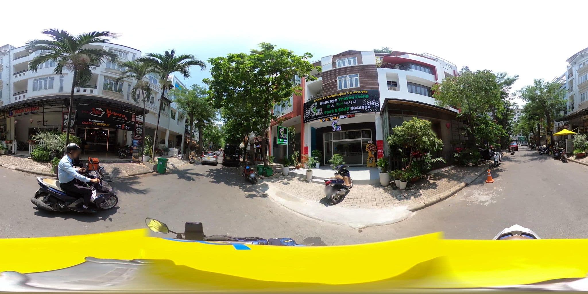 Street view near Hotel L'Odeon, Quận Bốn