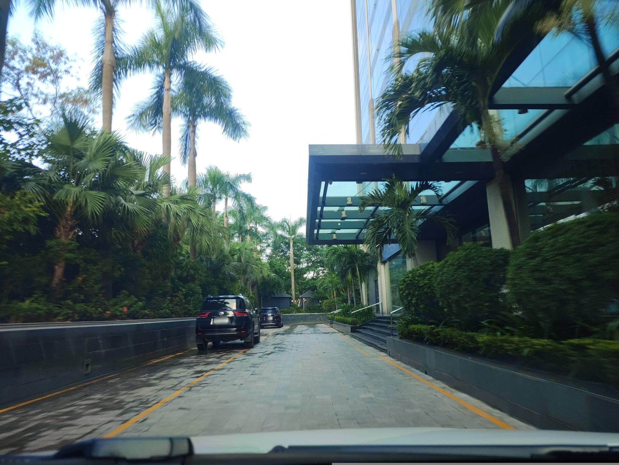 Street view near Hyatt Regency West Hanoi, Phú Đô — © hn_right_1 (CC BY-SA · Mapillary)