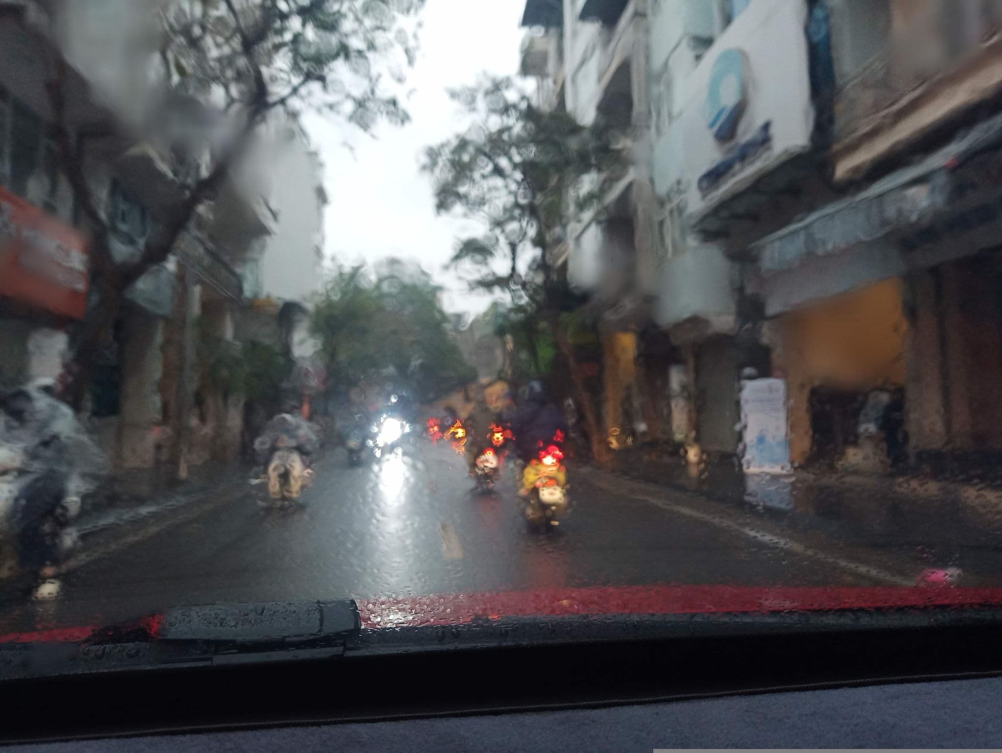 Street view near Chalcedony Hotel, Hoàn Kiếm — © hn_front_1 (CC BY-SA · Mapillary)
