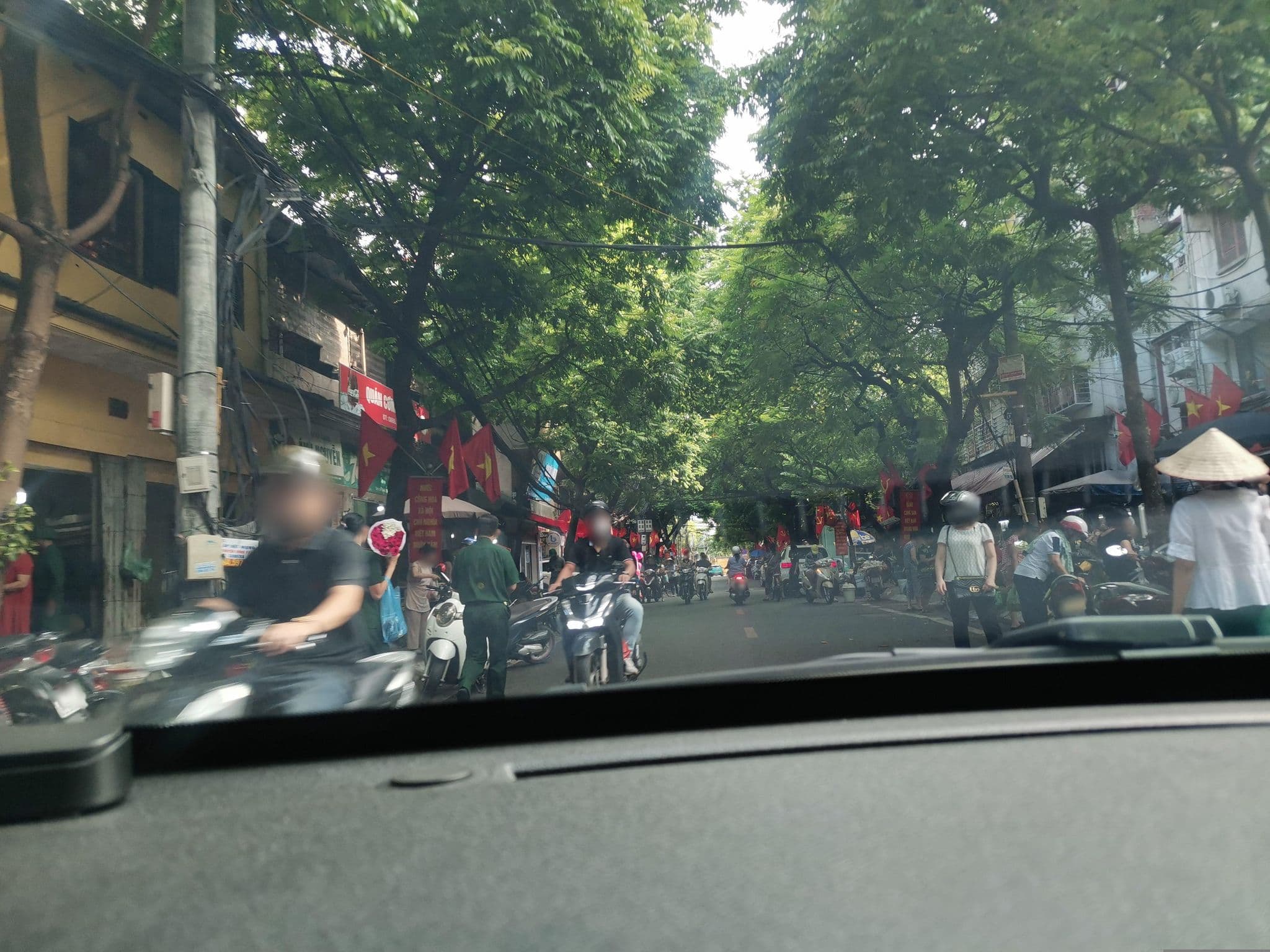 Street view near Mayfair Hà Nội, Hanoi — © hn_left_2 (CC BY-SA · Mapillary)