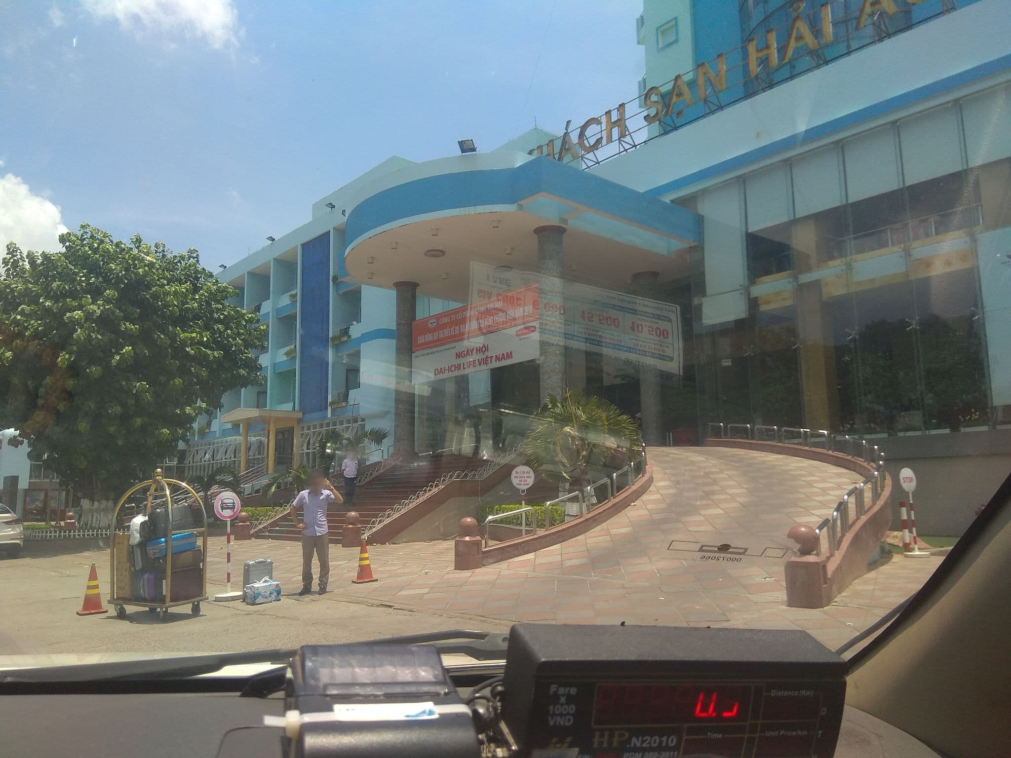 Street view near Khách sạn Hải Âu, Qui Nhon — © hoangvietanh (CC BY-SA · Mapillary)