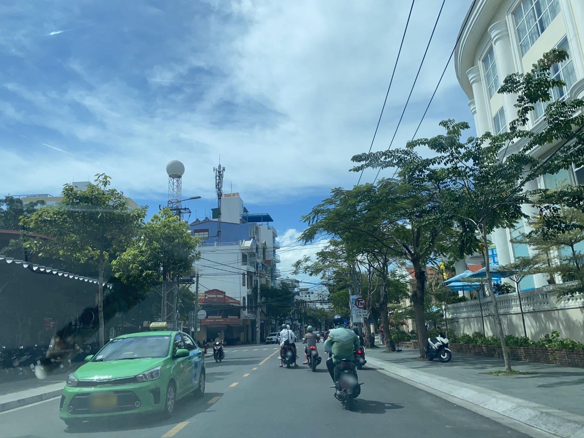 Street view near Nha Trang Palace Hotel, Nha Trang — © DriveWithHoang (CC BY-SA · Mapillary)