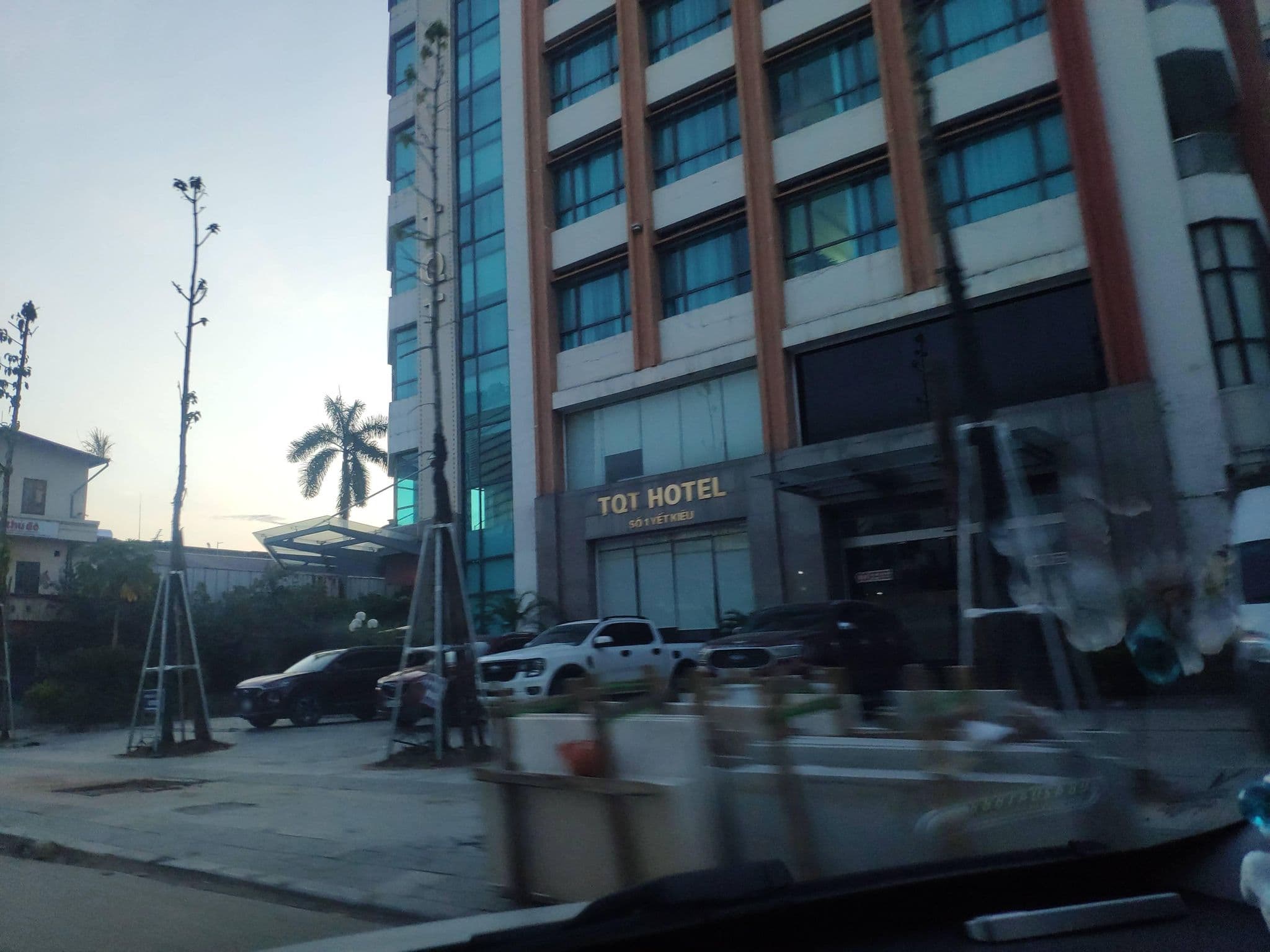Street view near TQT Hotel, Hanoi — © hn_right_1 (CC BY-SA · Mapillary)