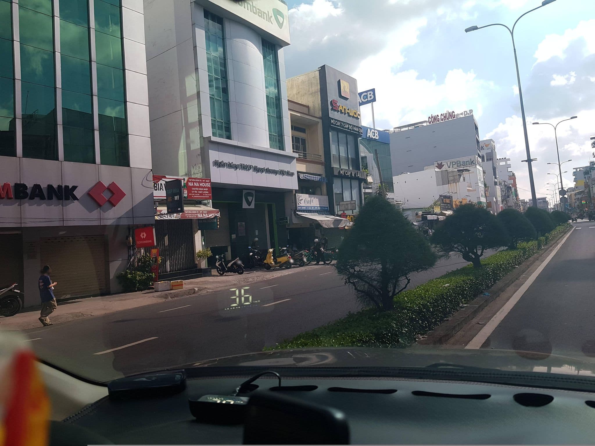 Street view near Tràng An Hotel, Bình Thạnh — © bemaps1 (CC BY-SA · Mapillary)