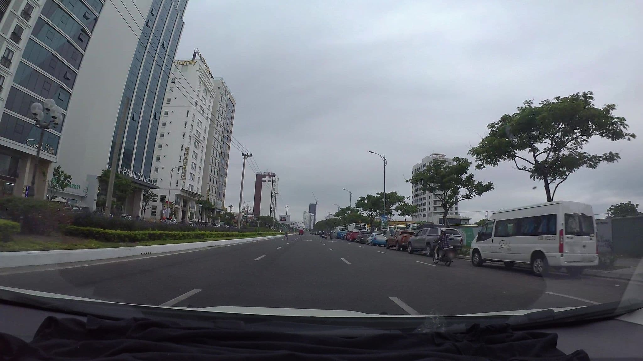 Street view near Kova Diamond, An Hải