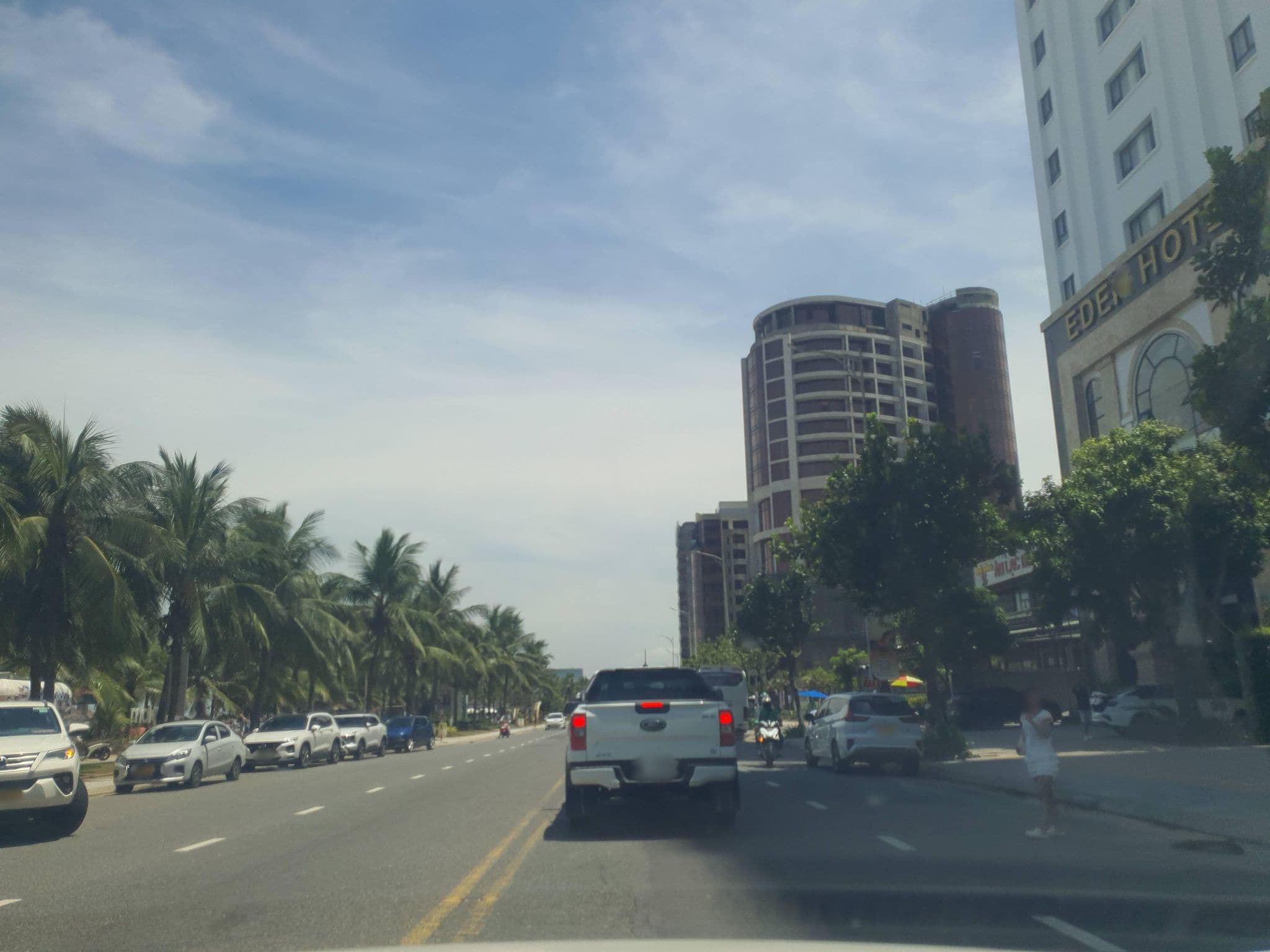 Street view near TMS Hotel Da Nang Beach, Sơn Trà — © congduy (CC BY-SA · Mapillary)
