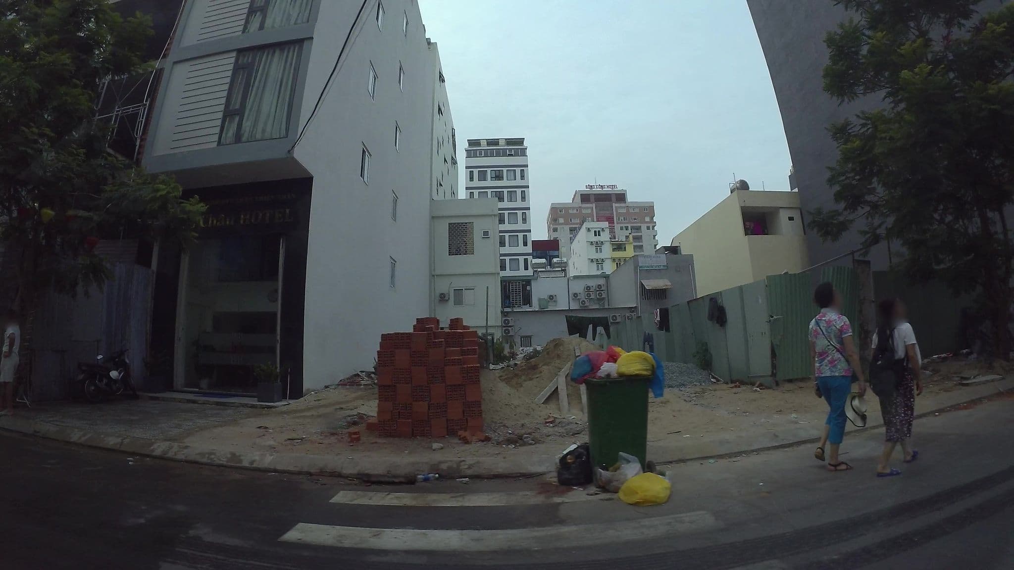 Street view near Grand Ocean, Sơn Trà