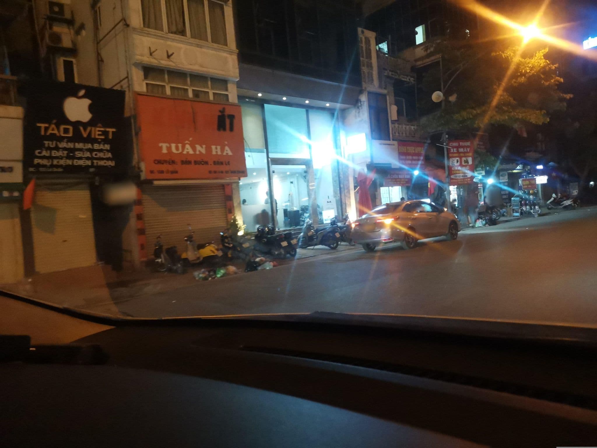 Street view near Tru by Hilton Hanoi Station, Hanoi — © hn_left_2 (CC BY-SA · Mapillary)