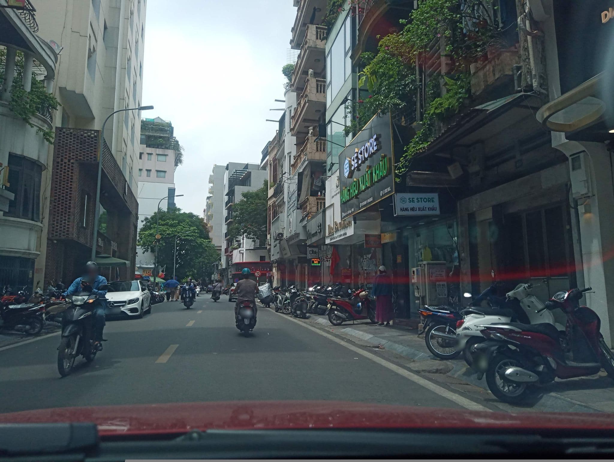 Street view near Blue Hanoi Hotel, Hai Bà Trưng — © hn_front_1 (CC BY-SA · Mapillary)