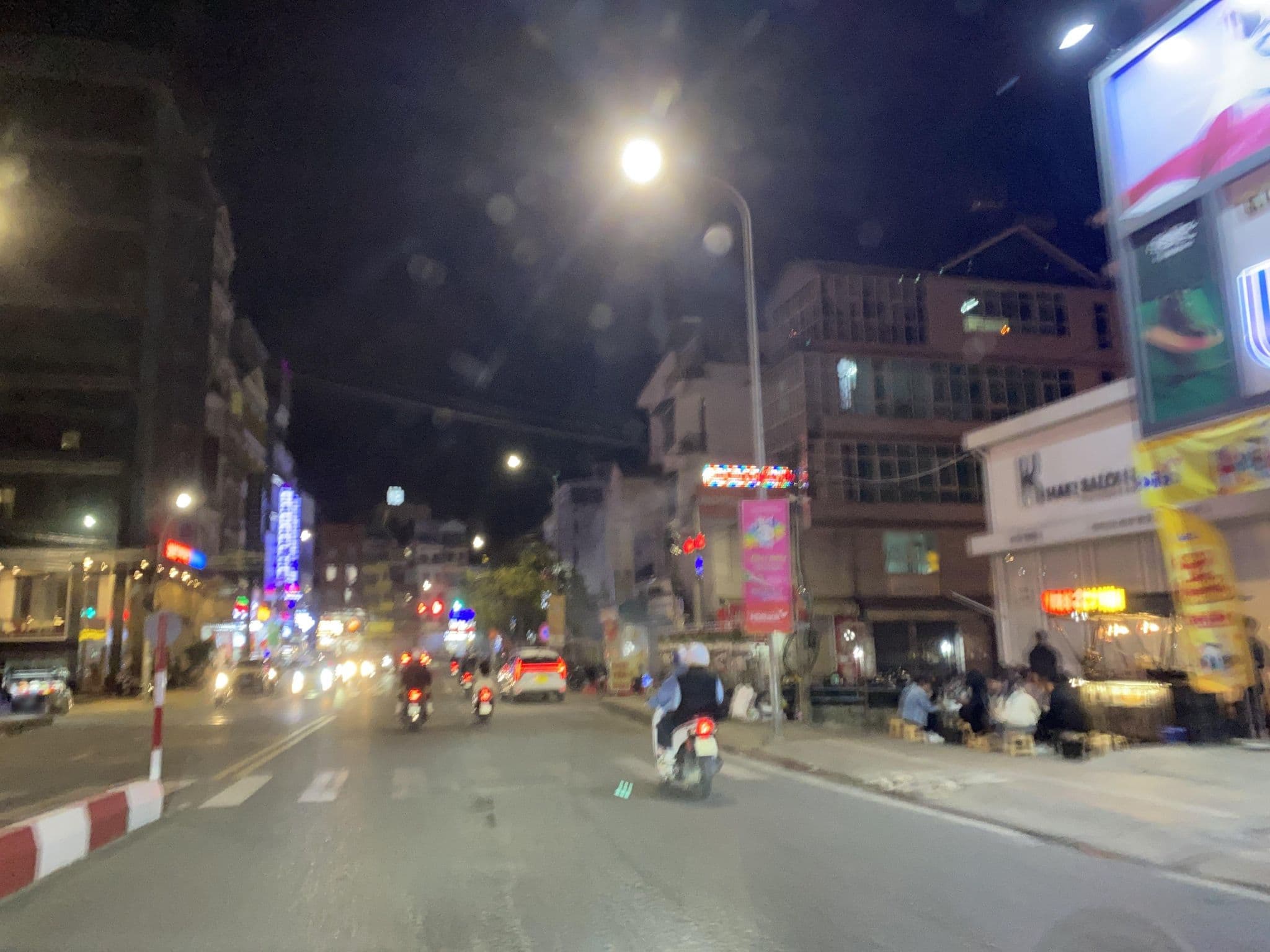 Street view near TTR Central Apart Hotel, Ðà Lạt — © DriveWithHoang (CC BY-SA · Mapillary)
