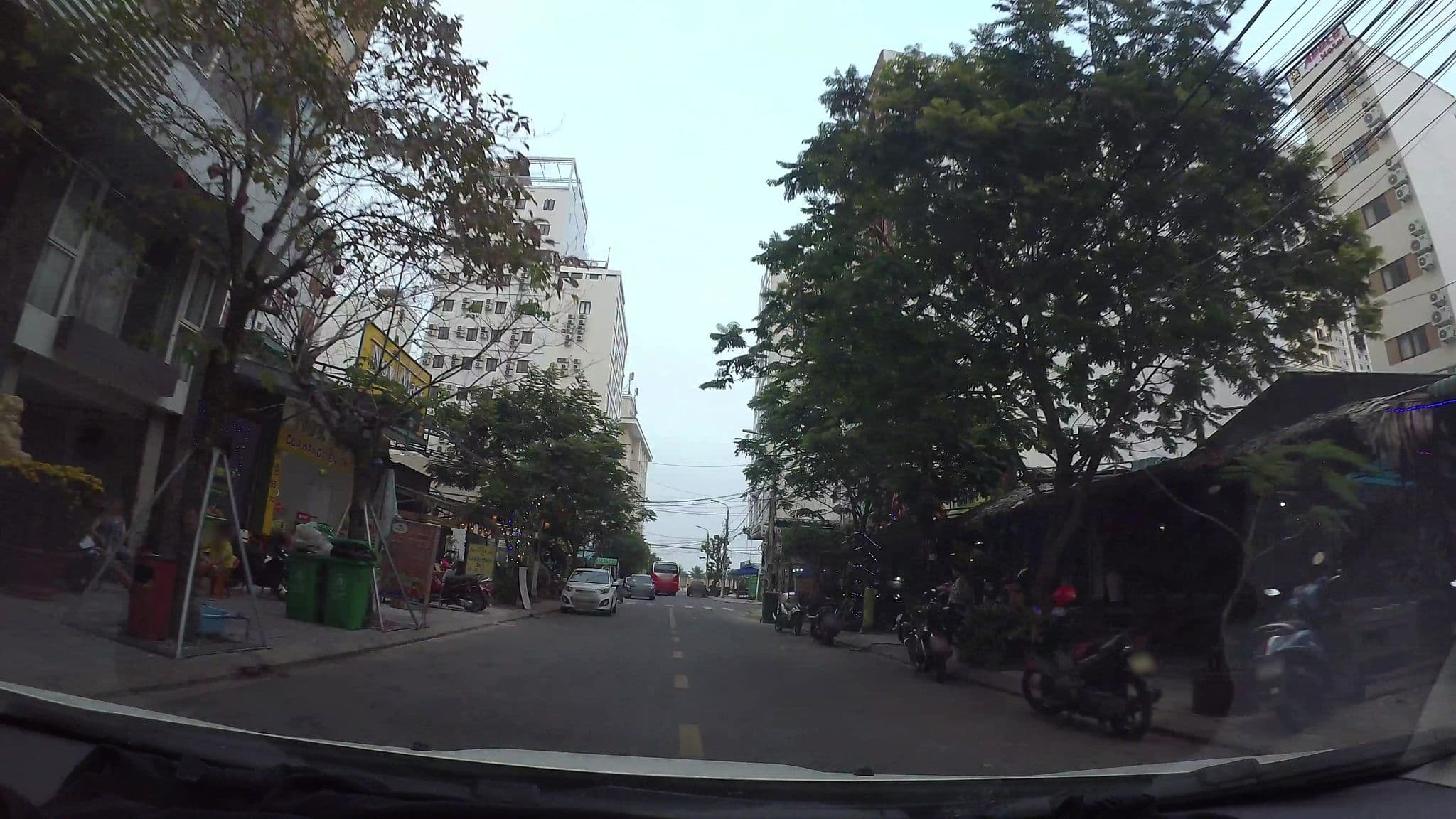 Street view near Haya, Sơn Trà