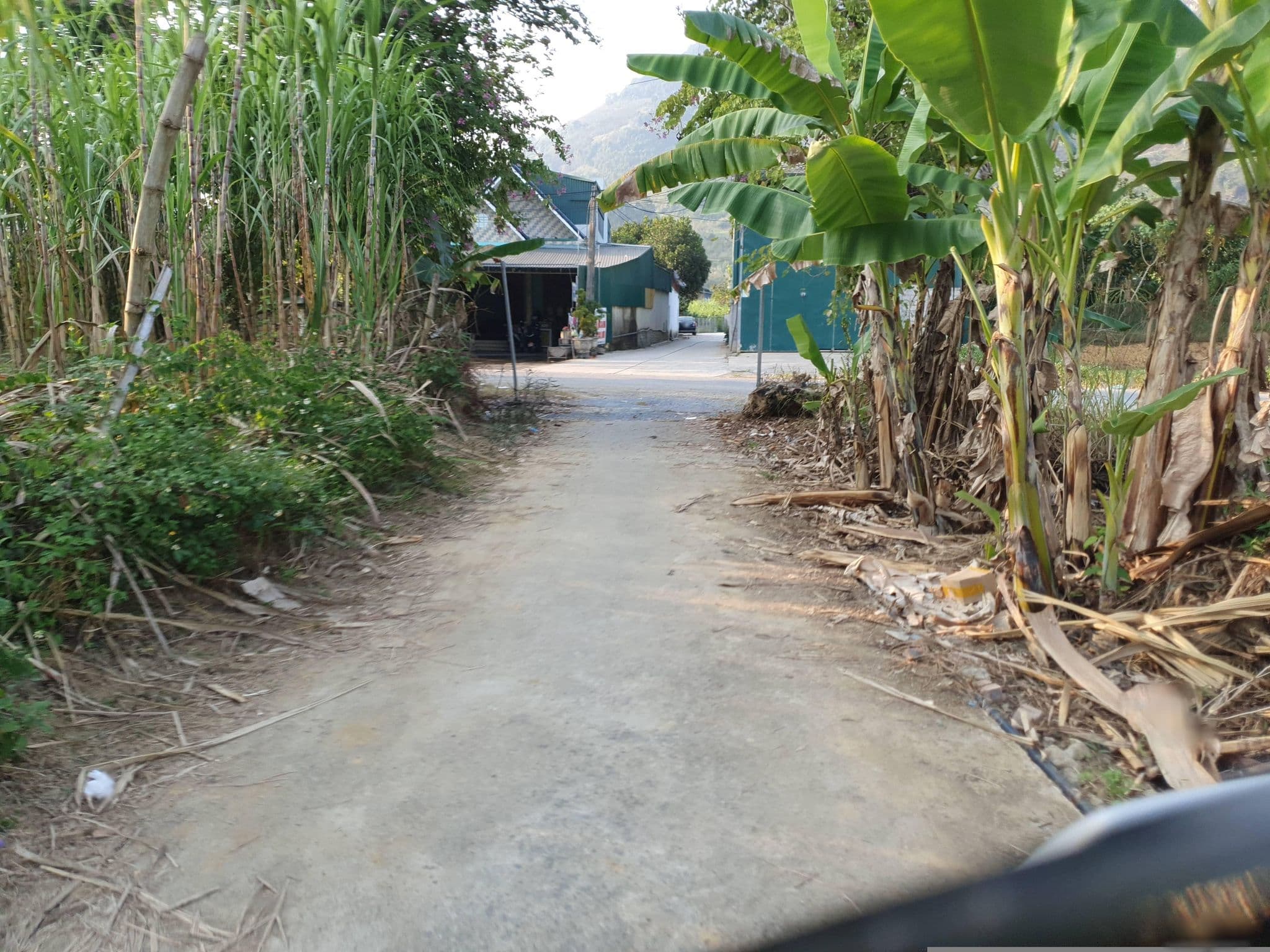Street view near Anio Ha Giang Hotel, Hà Giang — © russmcd (CC BY-SA · Mapillary)