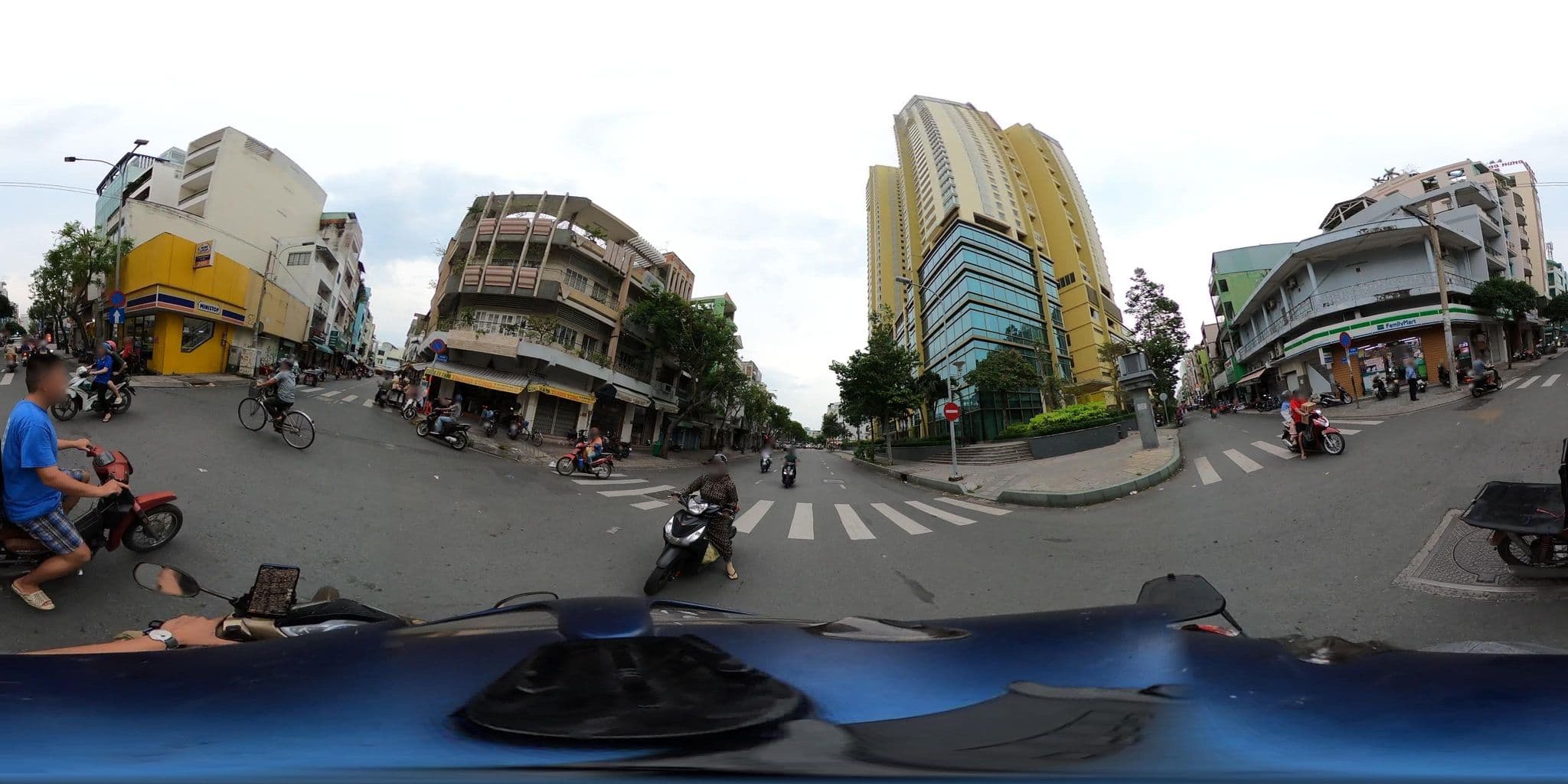 Street view near Thuận Phùng Hưng, Chợ Lớn — © phoenix_mapping_front (CC BY-SA · Mapillary)