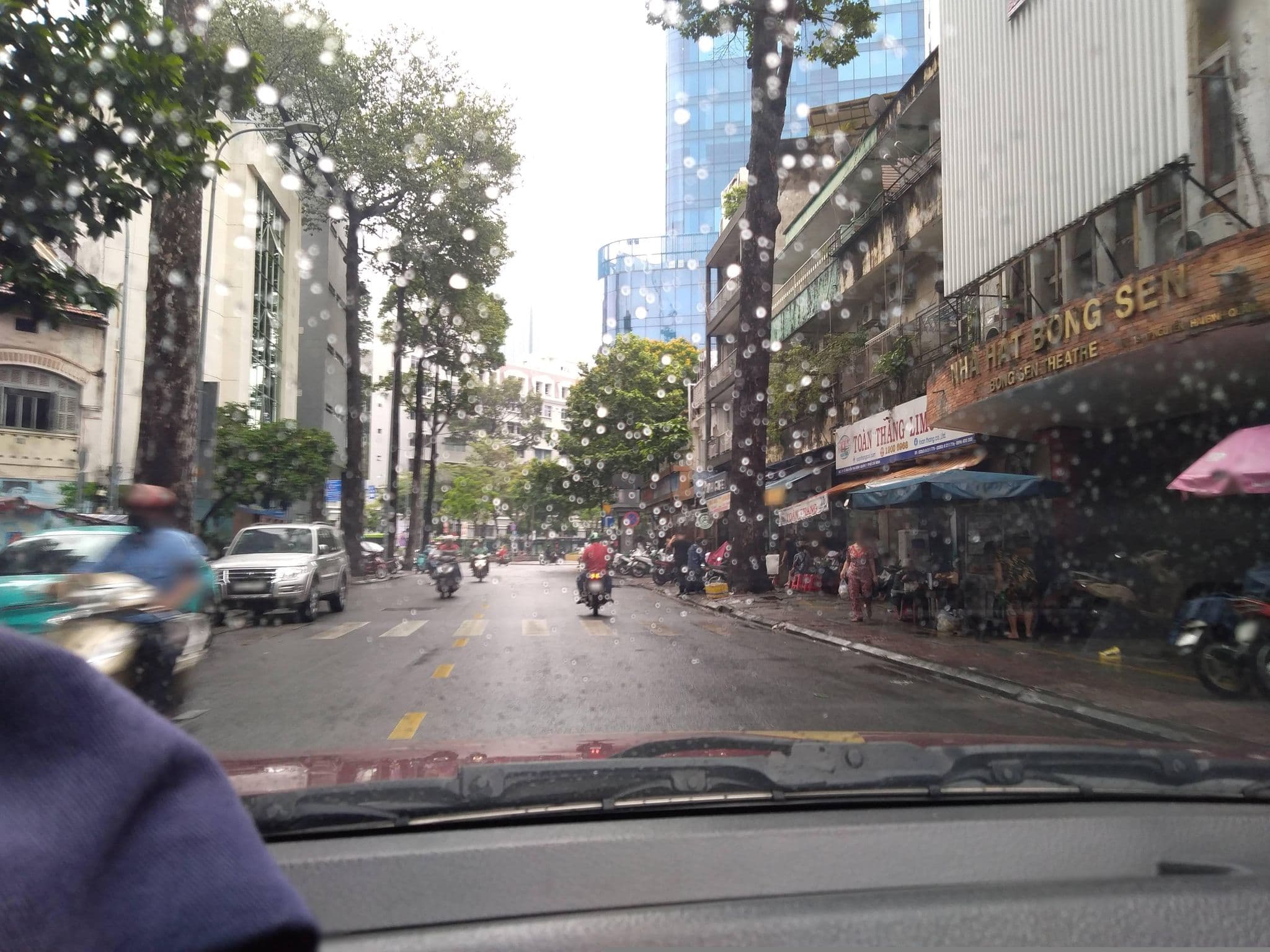 Street view near Rêve Ho Chi Minh City, Vignette Collection by IHG, Quận Bốn
