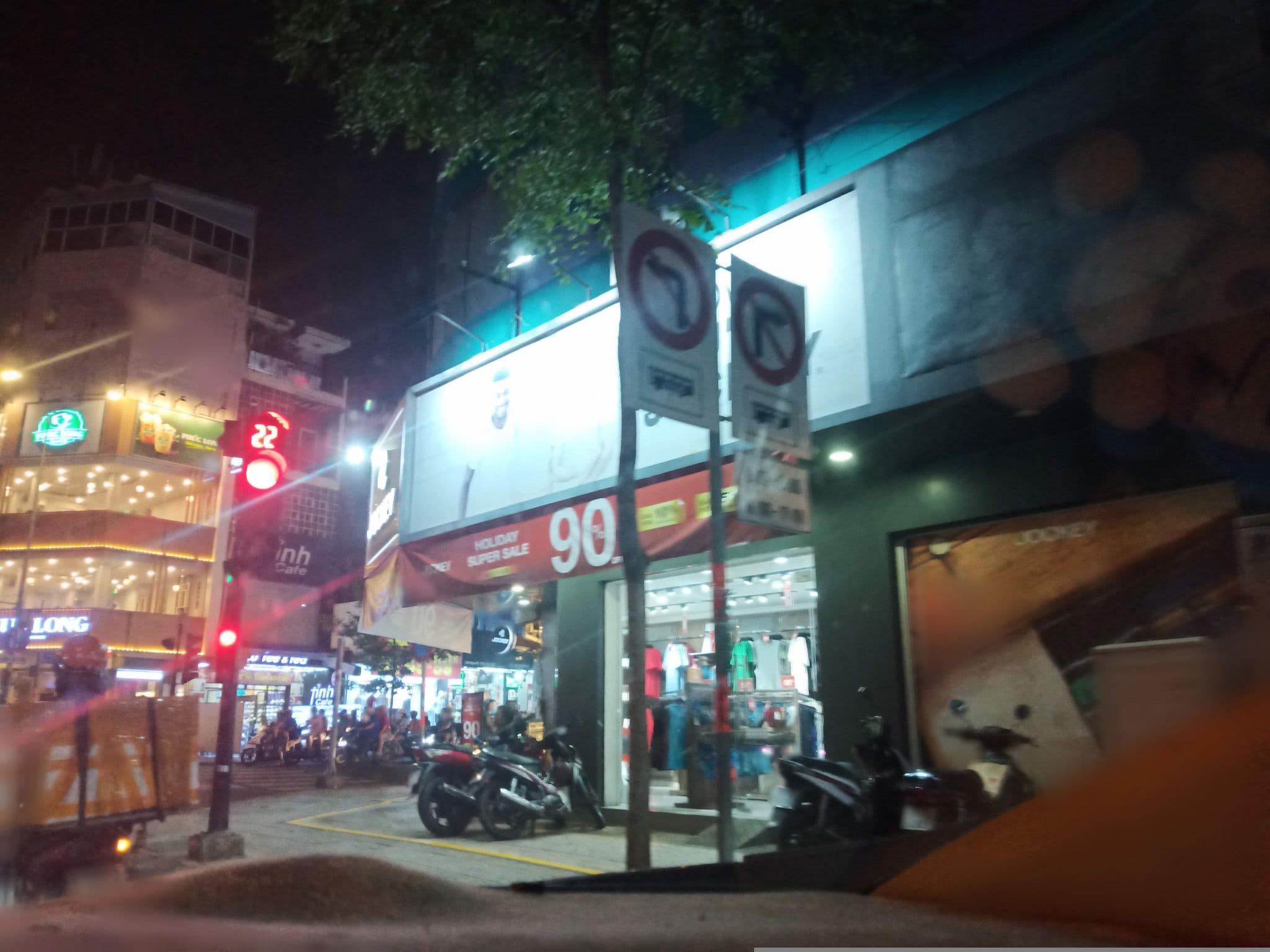 Street view near Nam Hy, Quận Năm — © sg_right_1 (CC BY-SA · Mapillary)